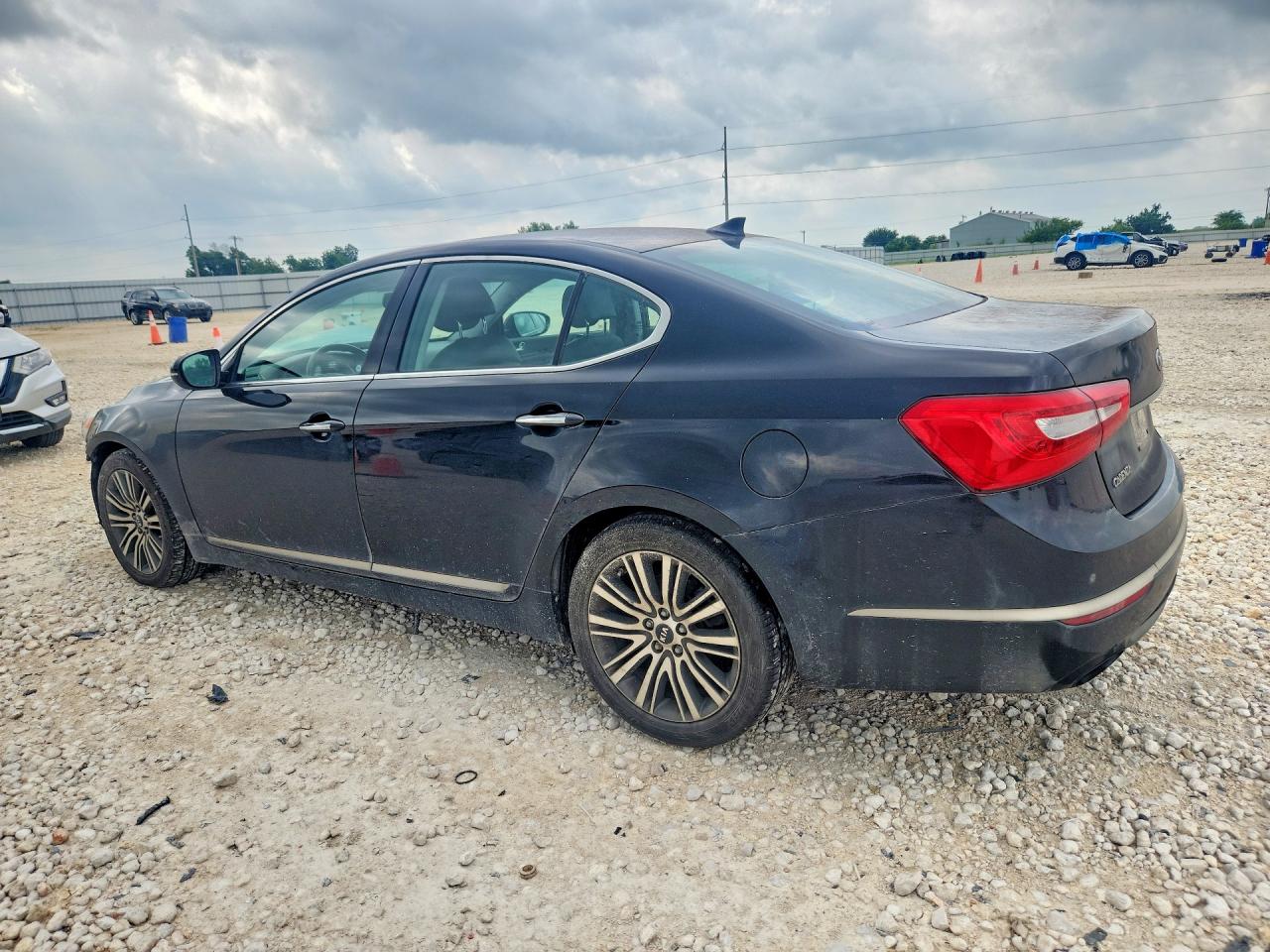 2014 Kia Cadenza Premium Black vin: KNALN4D77E5137845