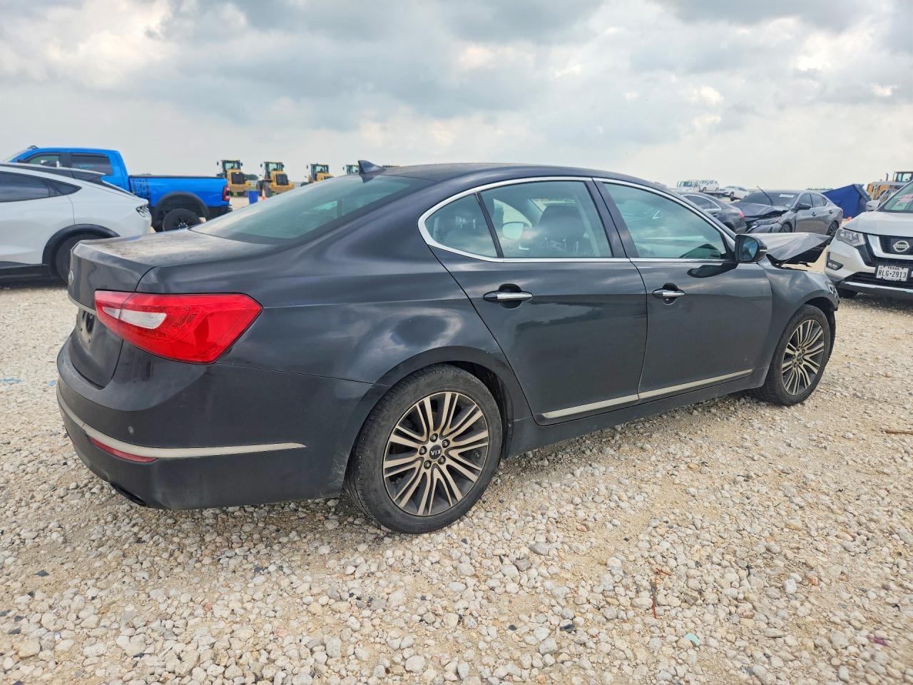 2014 Kia Cadenza Premium Black vin: KNALN4D77E5137845