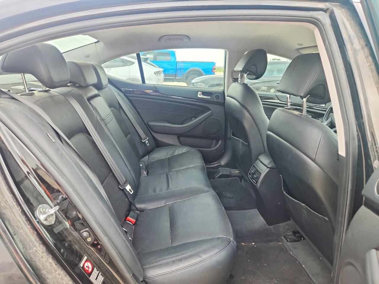 2014 Kia Cadenza Premium Black vin: KNALN4D77E5137845