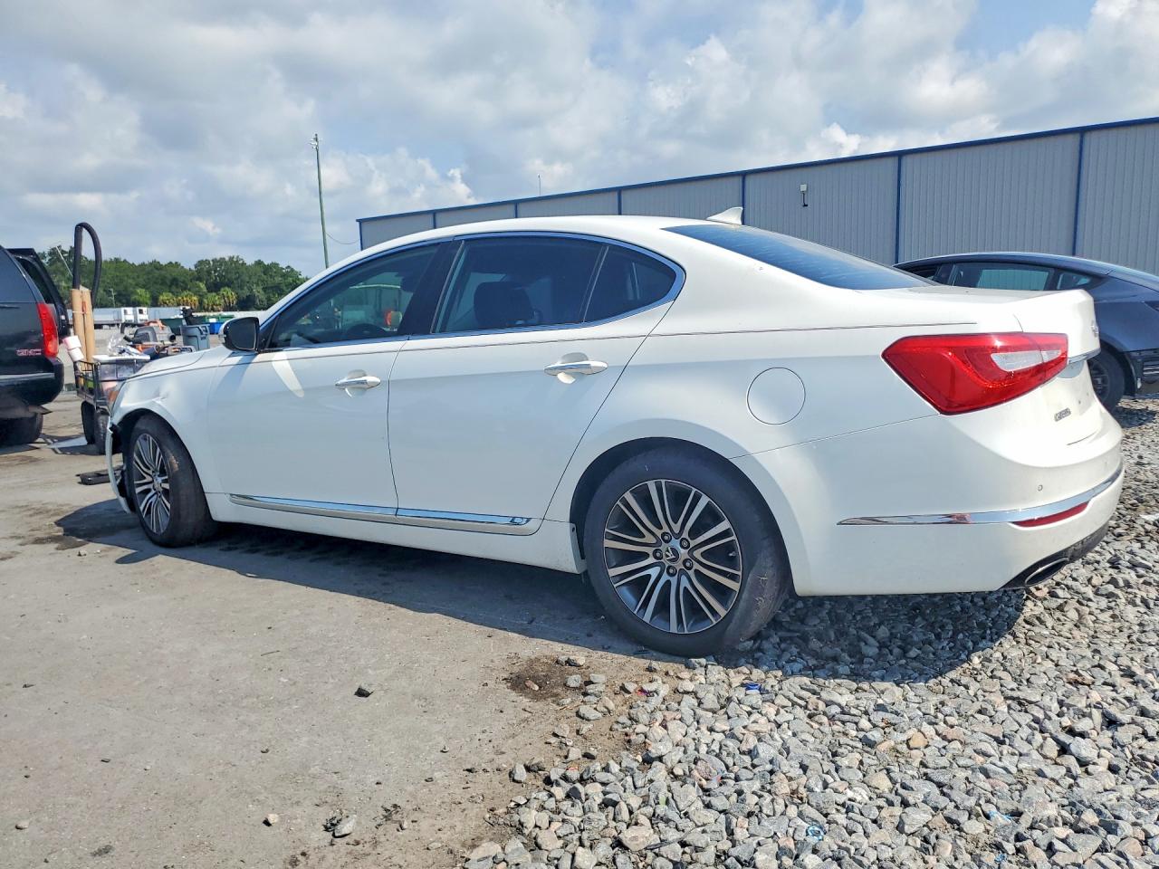 2014 Kia Cadenza Premium White vin: KNALN4D77E5144682