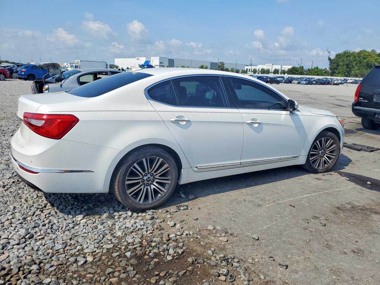 2014 Kia Cadenza Premium White vin: KNALN4D77E5144682