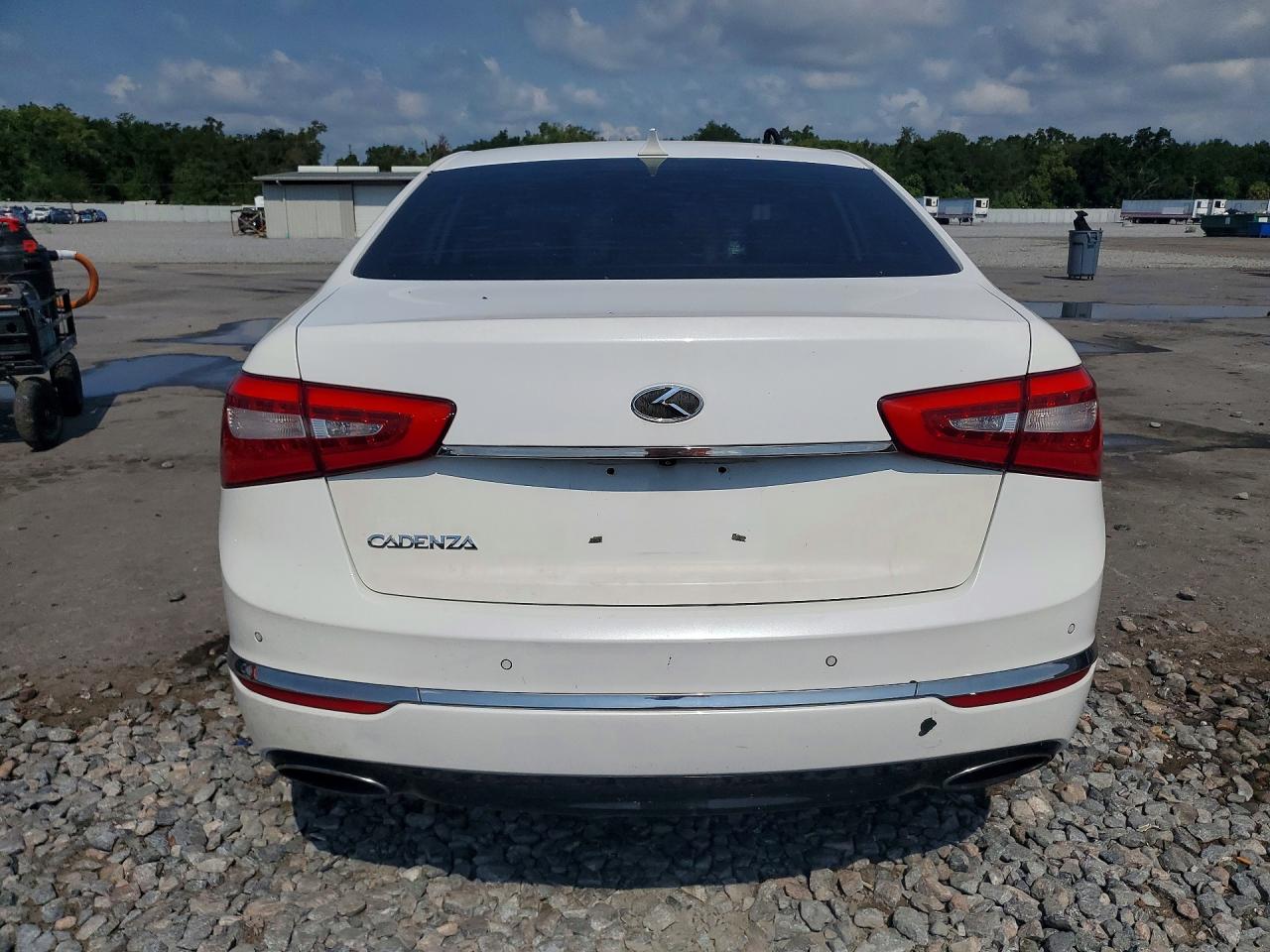 2014 Kia Cadenza Premium White vin: KNALN4D77E5144682