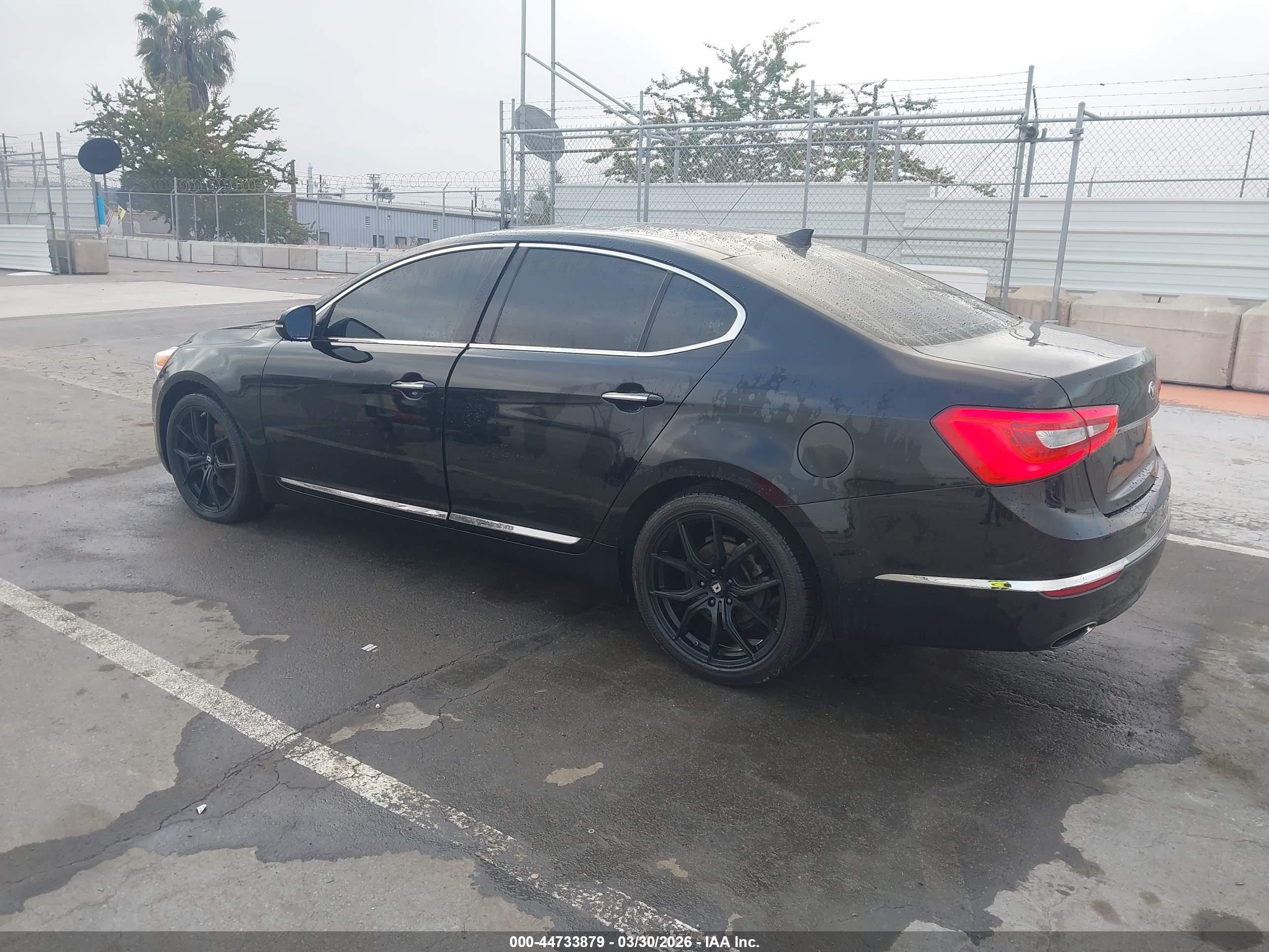 2014 Kia Cadenza Limited Black vin: KNALN4D77E5154886
