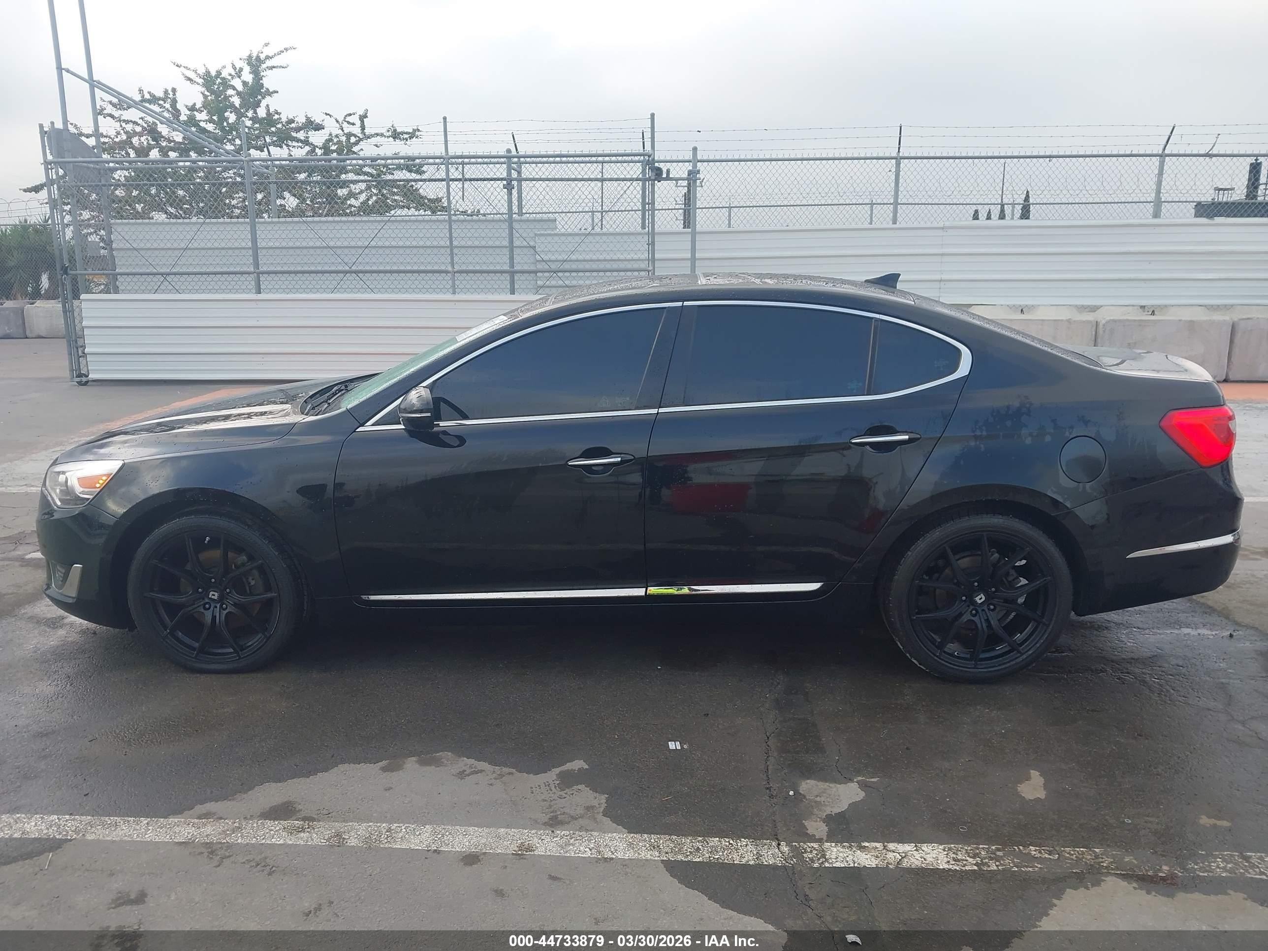 2014 Kia Cadenza Limited Black vin: KNALN4D77E5154886