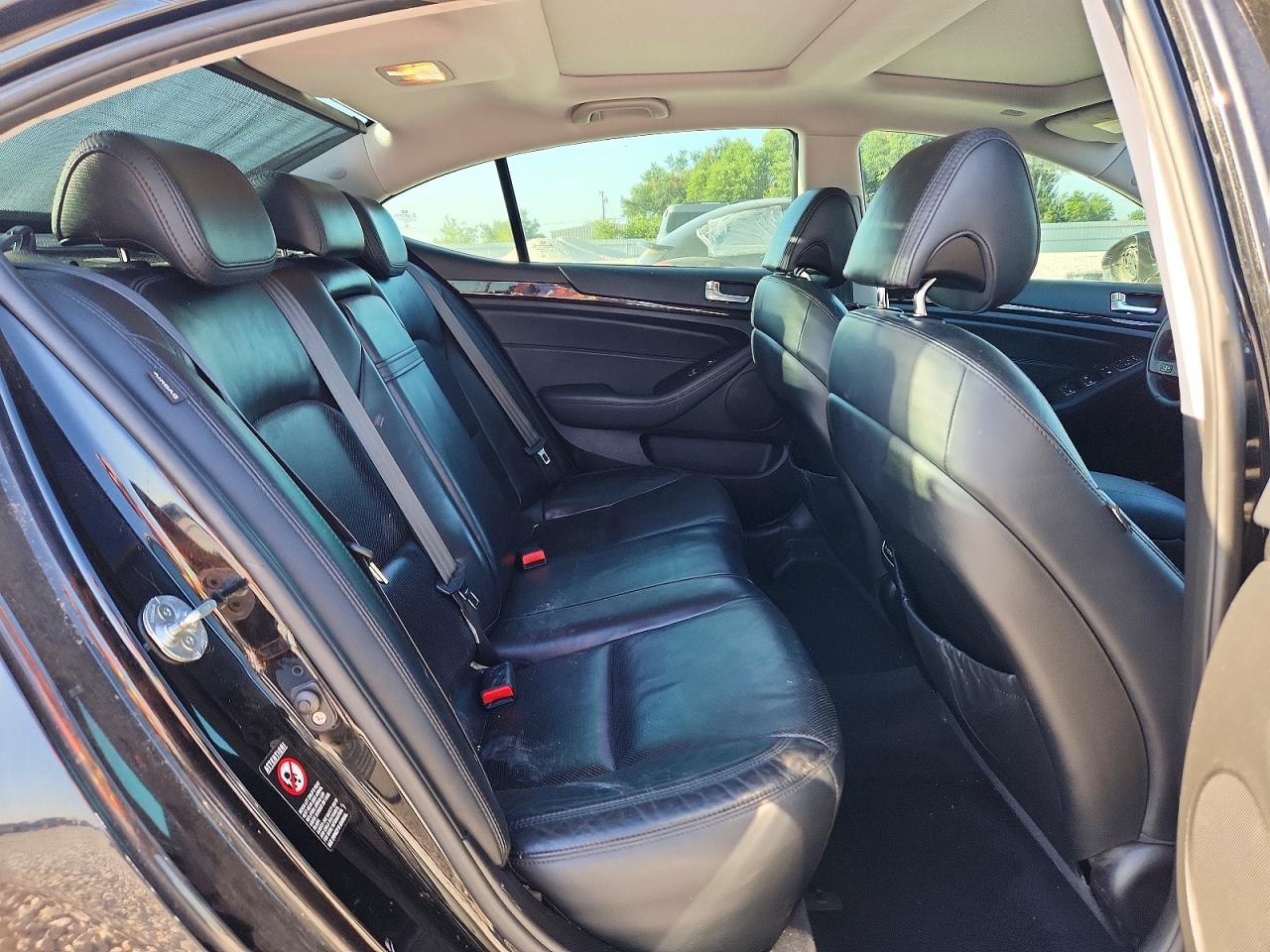 2014 Kia Cadenza Premium Black vin: KNALN4D77E5163474