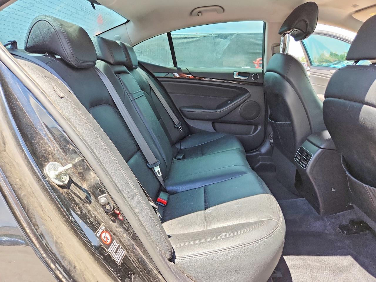 2014 Kia Cadenza Premium Black vin: KNALN4D77E5165595