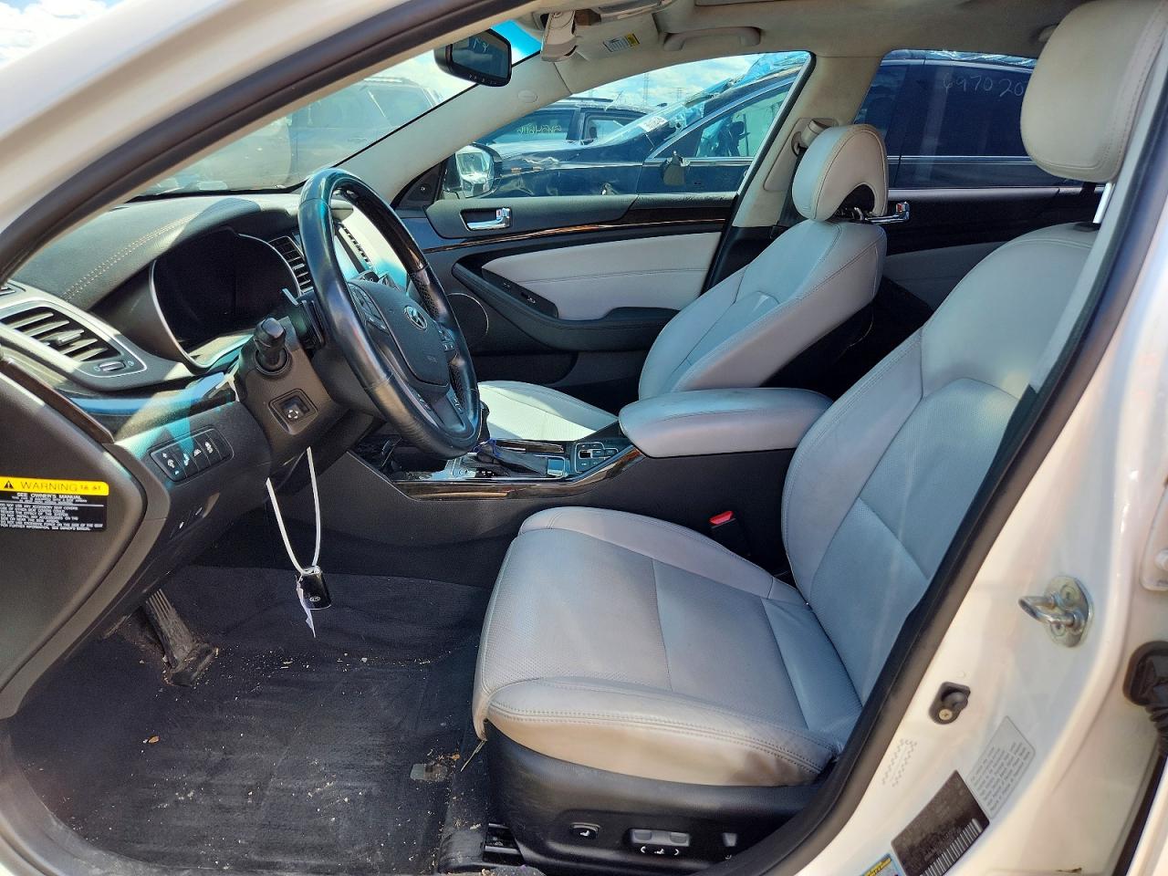 2014 Kia Cadenza Limited White vin: KNALN4D78E5149356