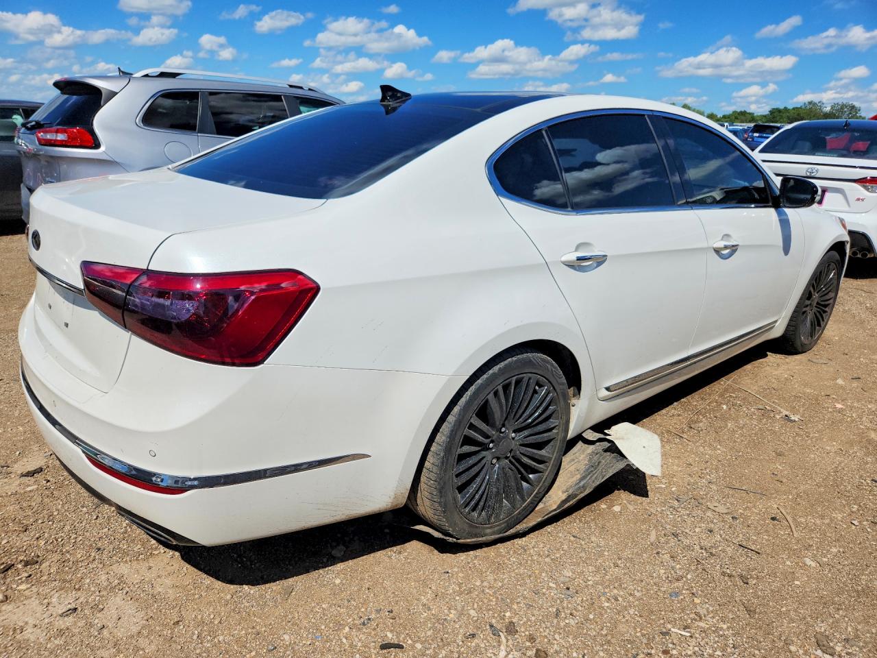 2014 Kia Cadenza Limited White vin: KNALN4D78E5149356