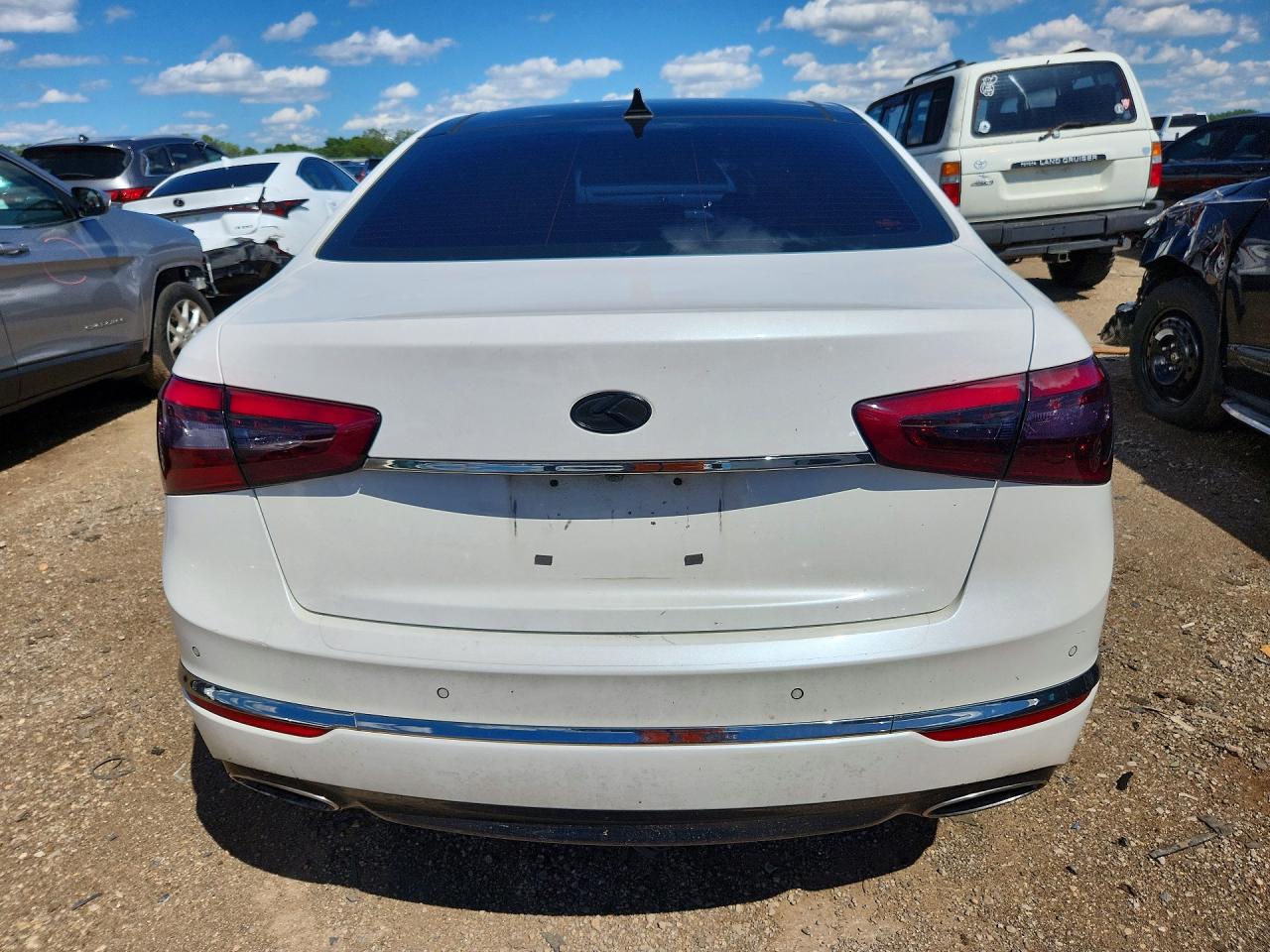 2014 Kia Cadenza Limited White vin: KNALN4D78E5149356