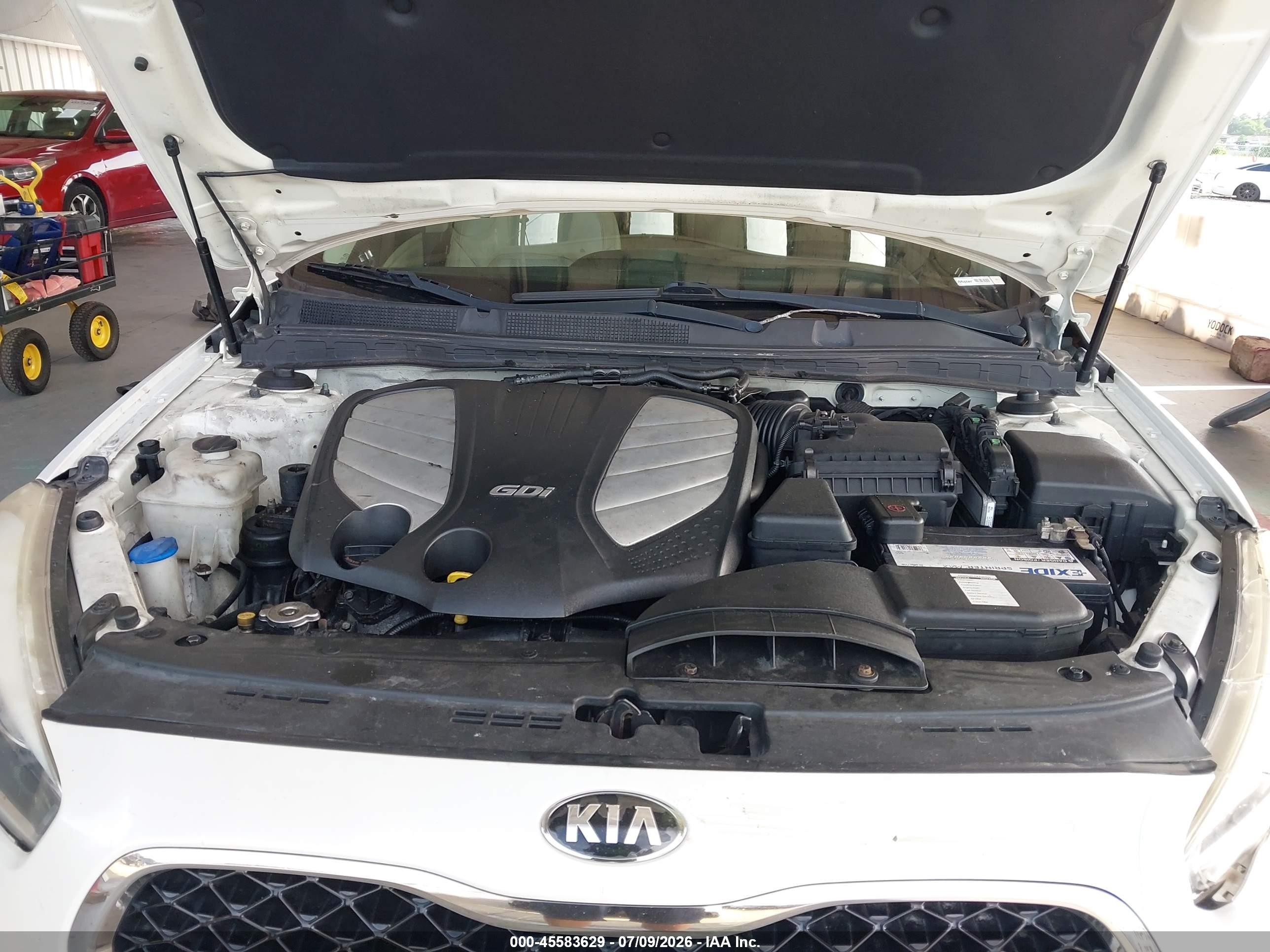 2015 Kia Cadenza Premium White vin: KNALN4D78F5171388