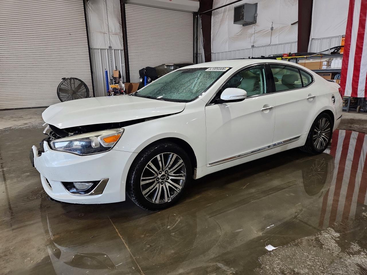 2015 Kia Cadenza Premium White vin: KNALN4D78F5197439