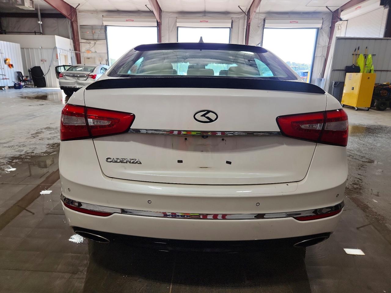 2015 Kia Cadenza Premium White vin: KNALN4D78F5197439