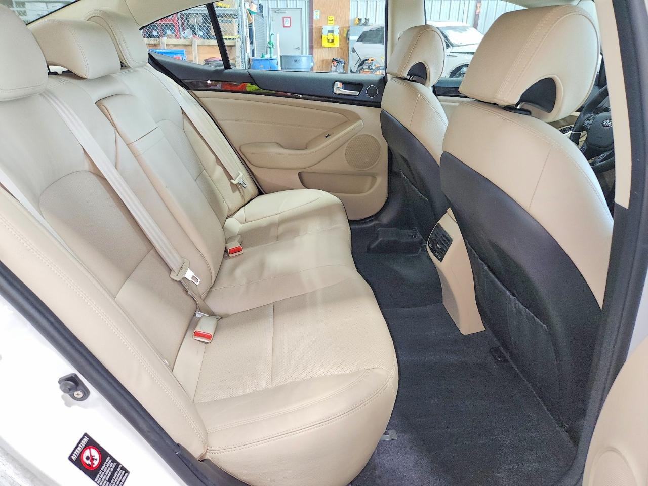 2015 Kia Cadenza Premium White vin: KNALN4D78F5197439
