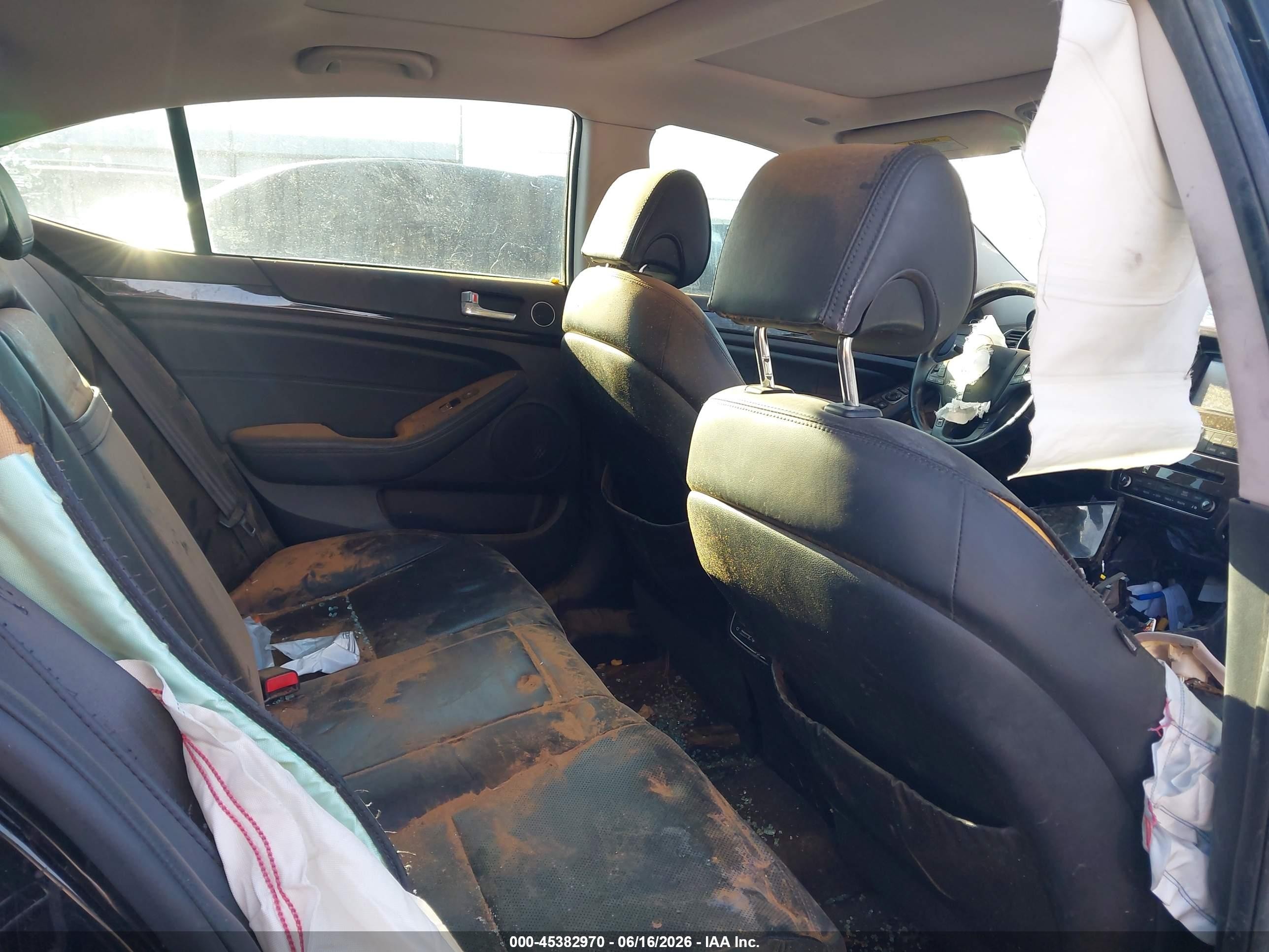 2014 Kia Cadenza Premium Black vin: KNALN4D79E5120643