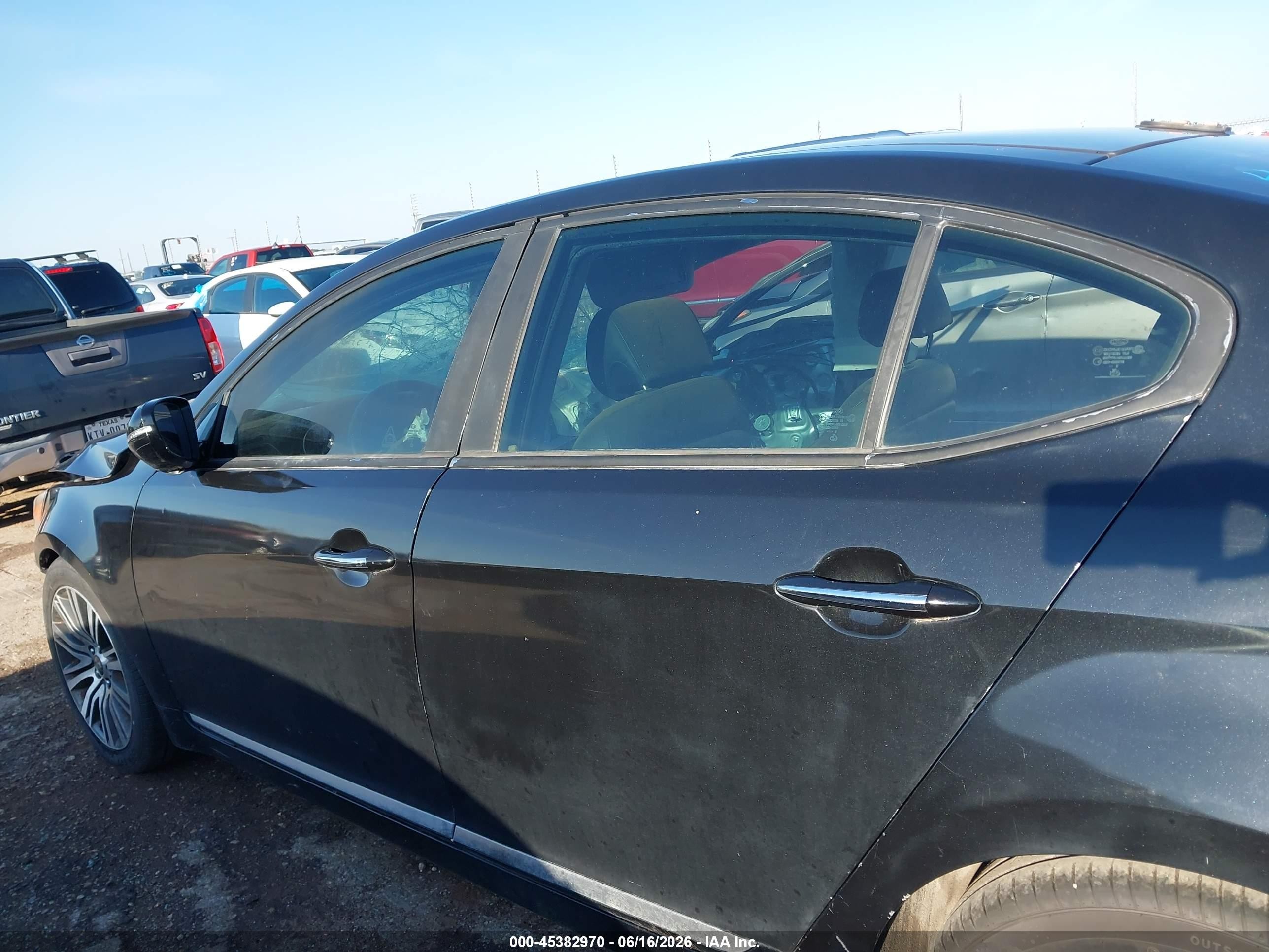 2014 Kia Cadenza Premium Black vin: KNALN4D79E5120643