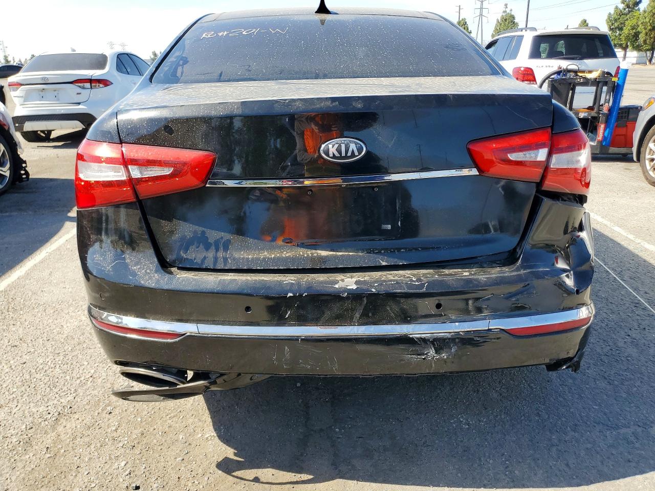 2014 Kia Cadenza Premium Black vin: KNALN4D79E5126166