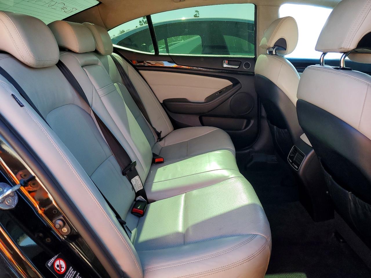 2014 Kia Cadenza Premium Black vin: KNALN4D79E5126166
