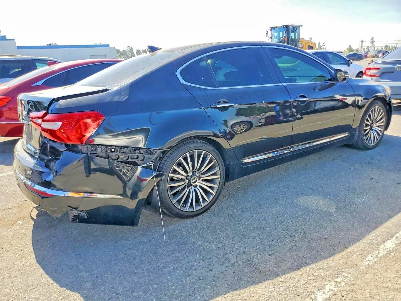 2014 Kia Cadenza Premium Black vin: KNALN4D79E5126166