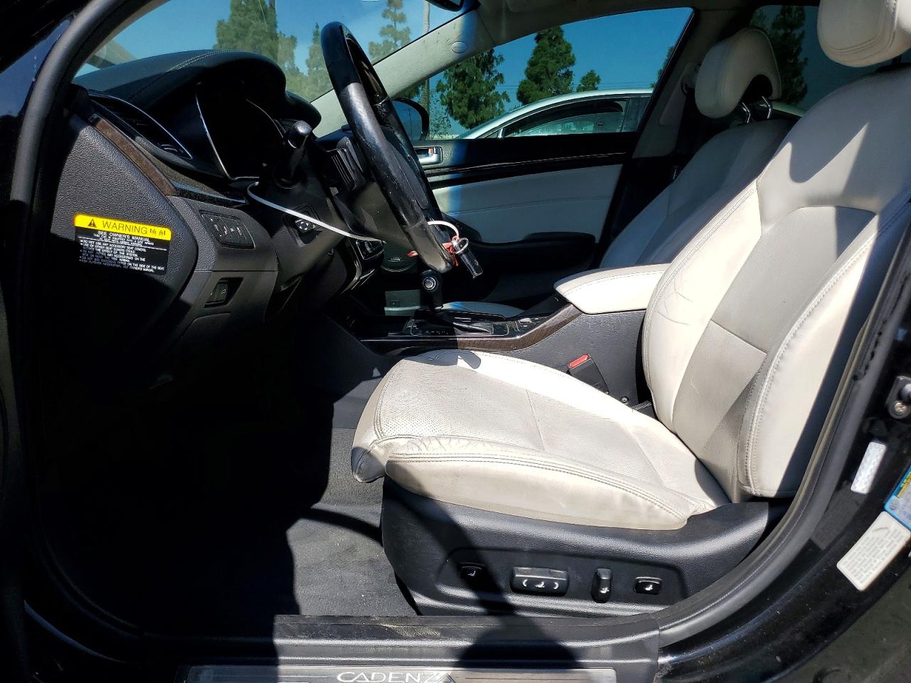 2014 Kia Cadenza Premium Black vin: KNALN4D79E5126166