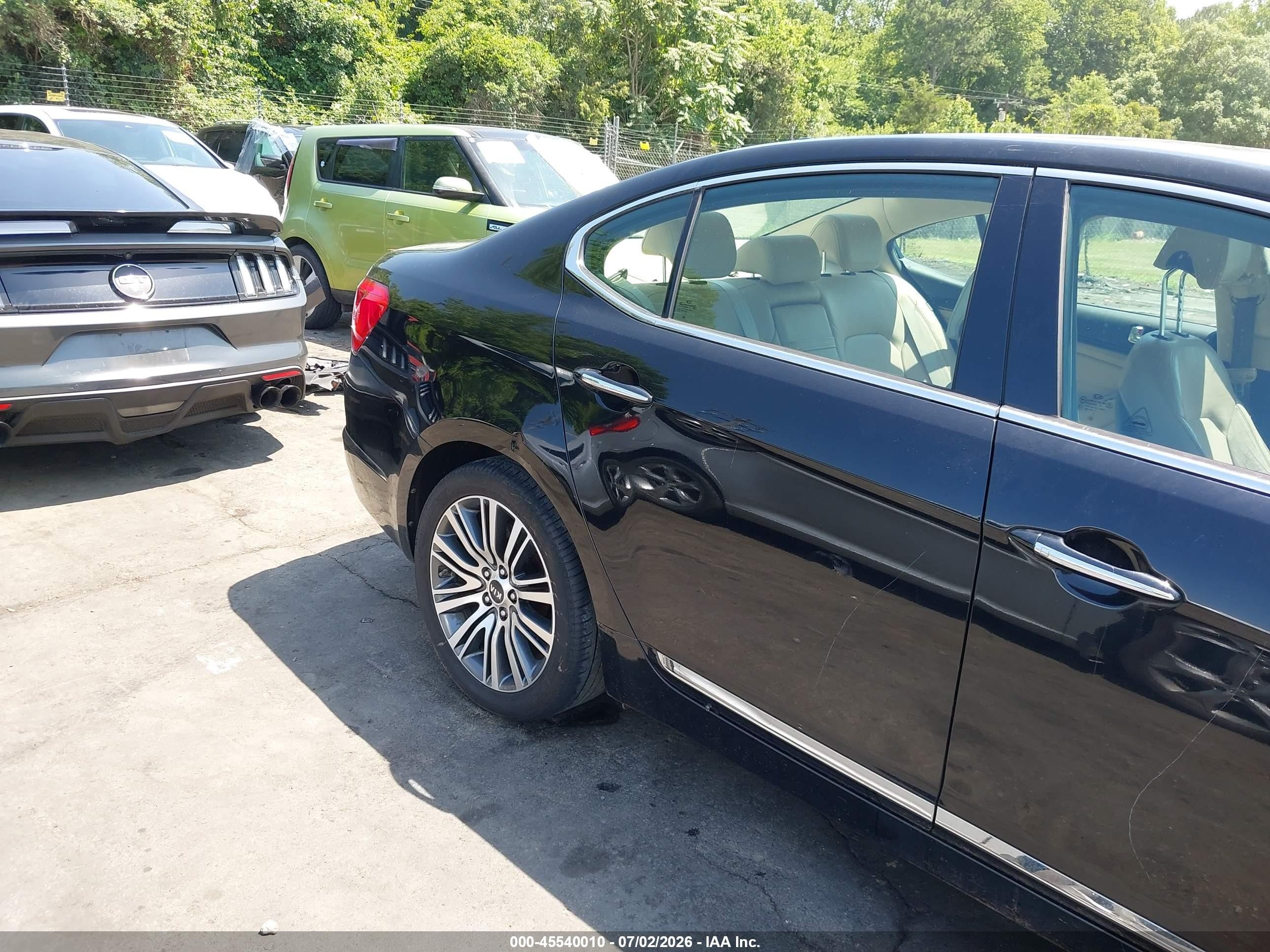 2014 Kia Cadenza Premium Черный vin: KNALN4D79E5129617