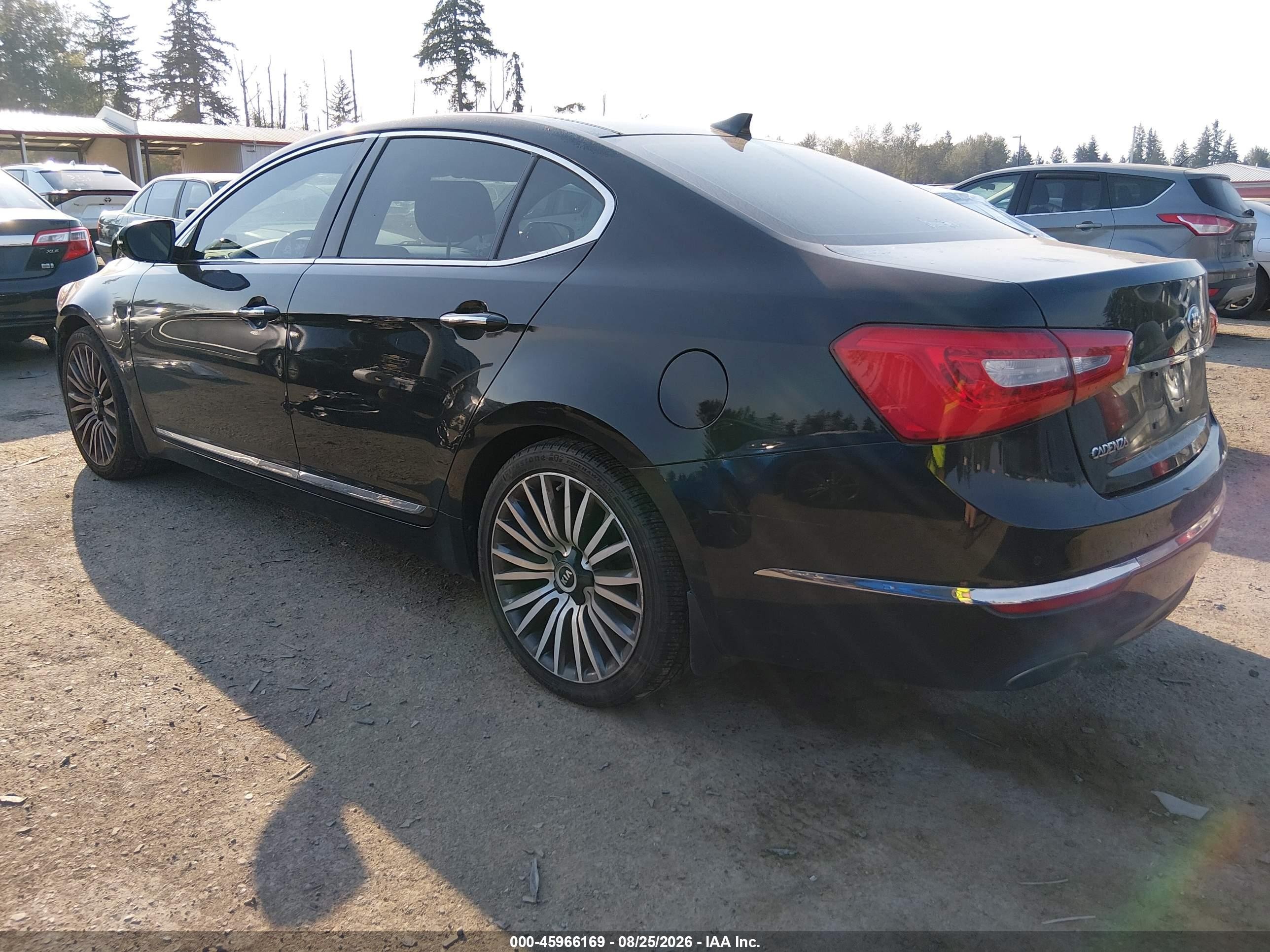2014 Kia Cadenza Premium Black vin: KNALN4D79E5132212