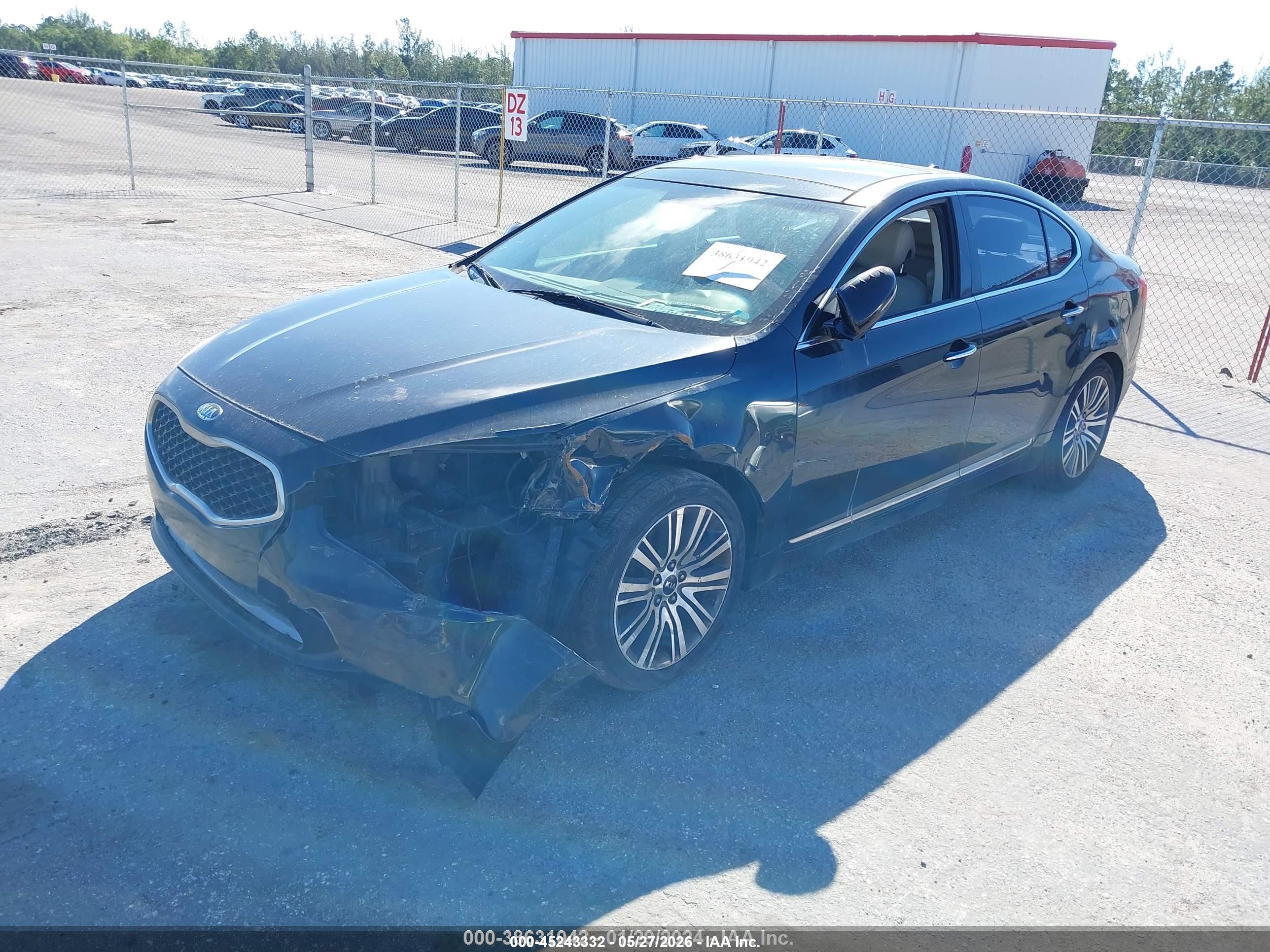 2014 Kia Cadenza Premium Black vin: KNALN4D79E5138561