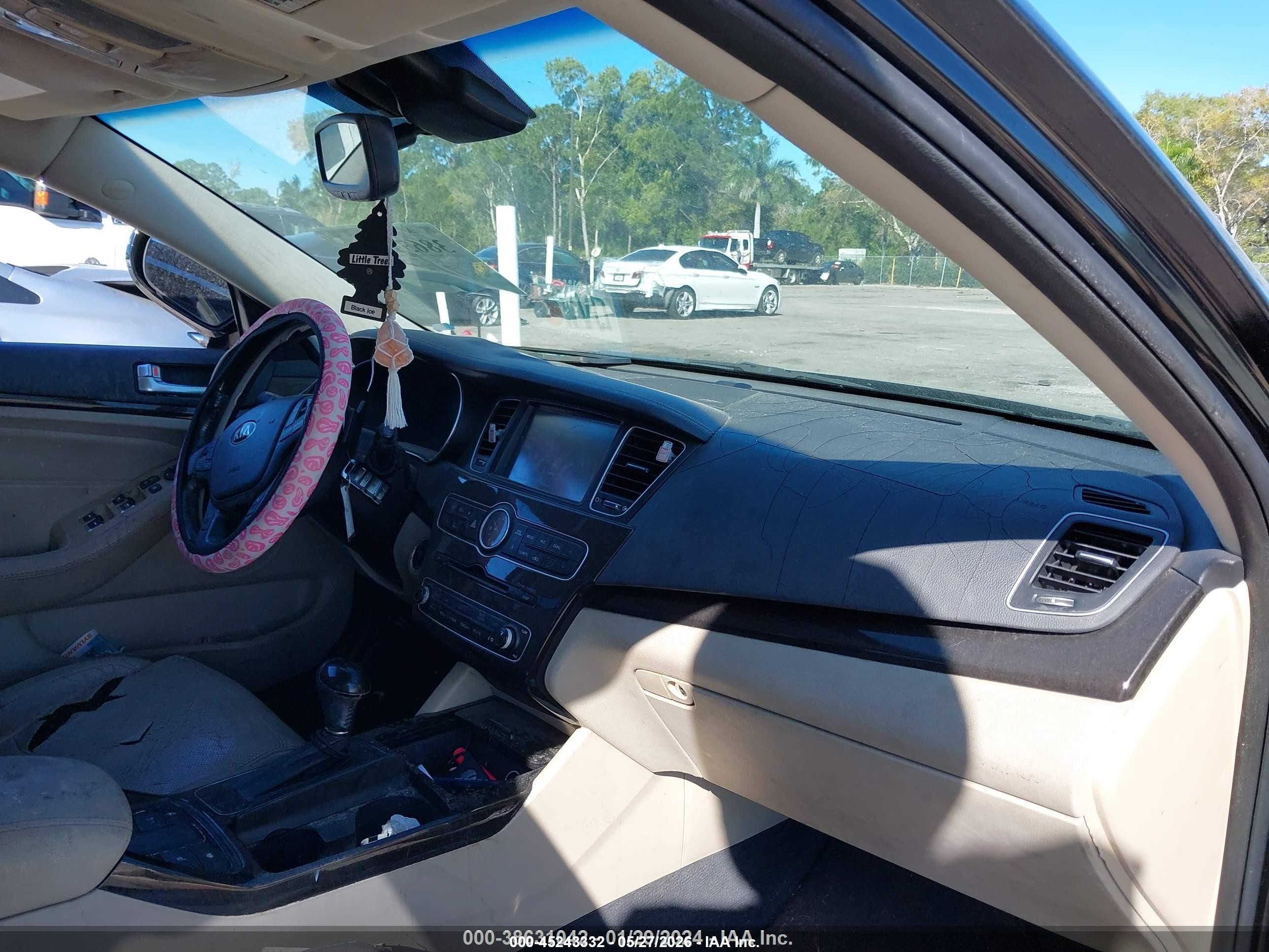 2014 Kia Cadenza Premium Black vin: KNALN4D79E5138561