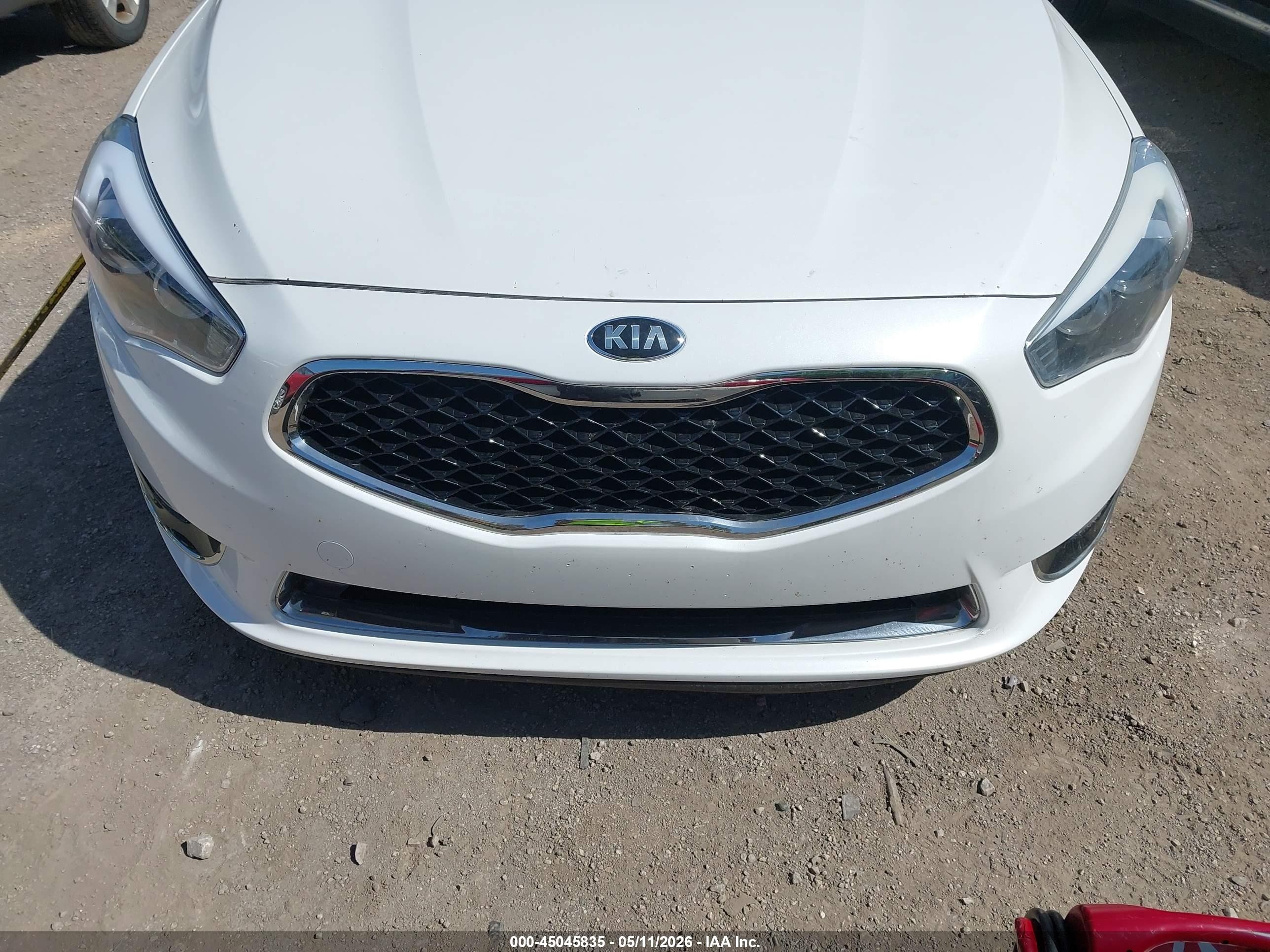 2014 Kia Cadenza Premium White vin: KNALN4D79E5151035