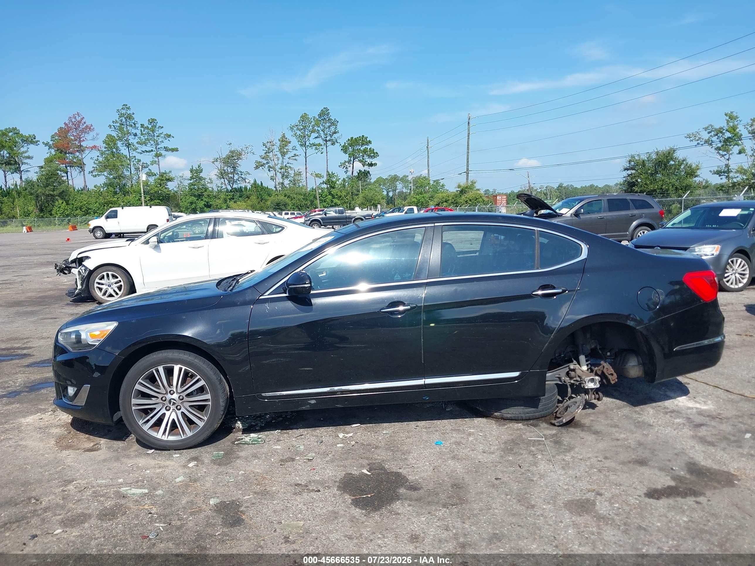 2014 Kia Cadenza Premium Black vin: KNALN4D79E5157398