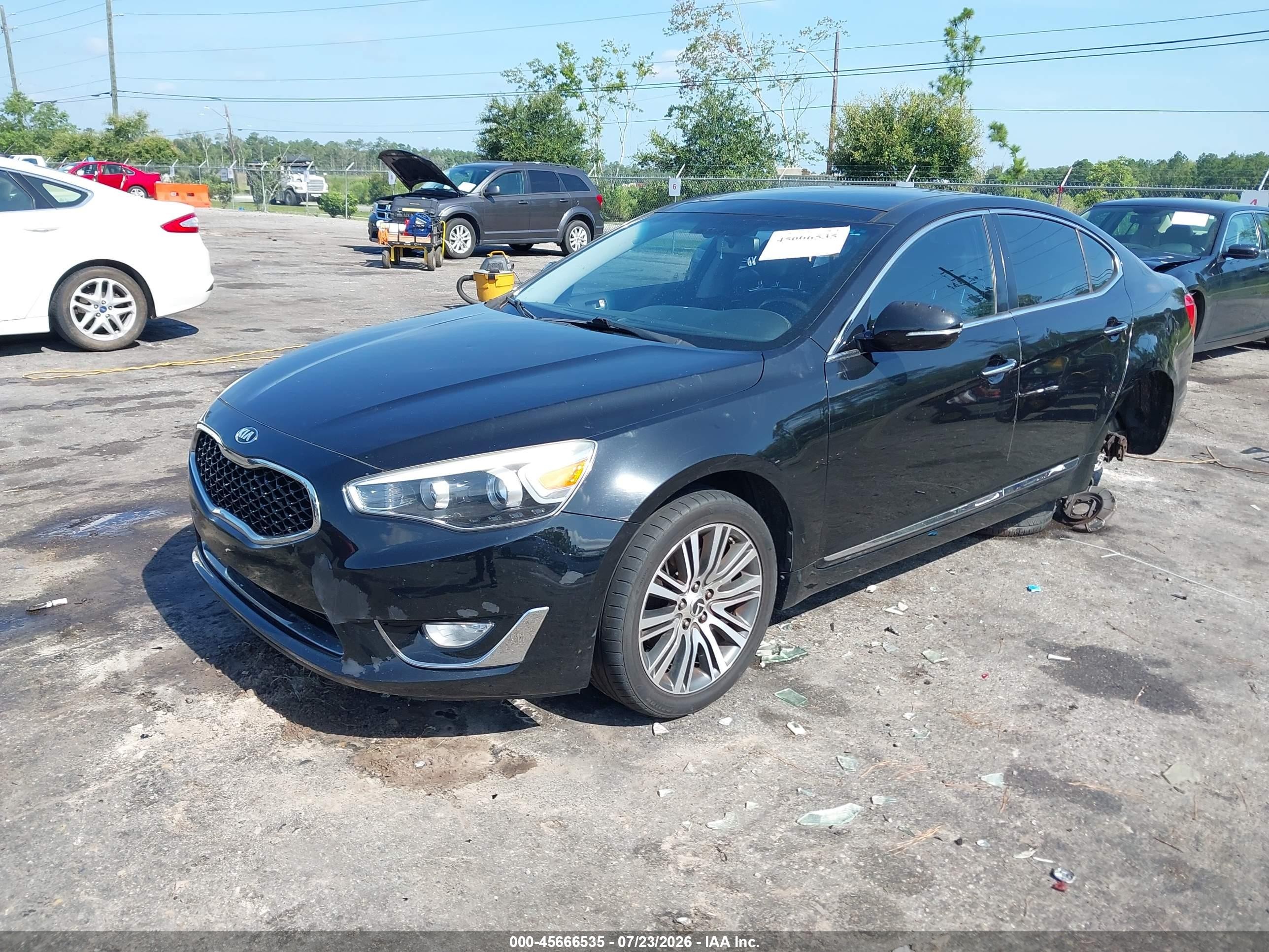2014 Kia Cadenza Premium Black vin: KNALN4D79E5157398
