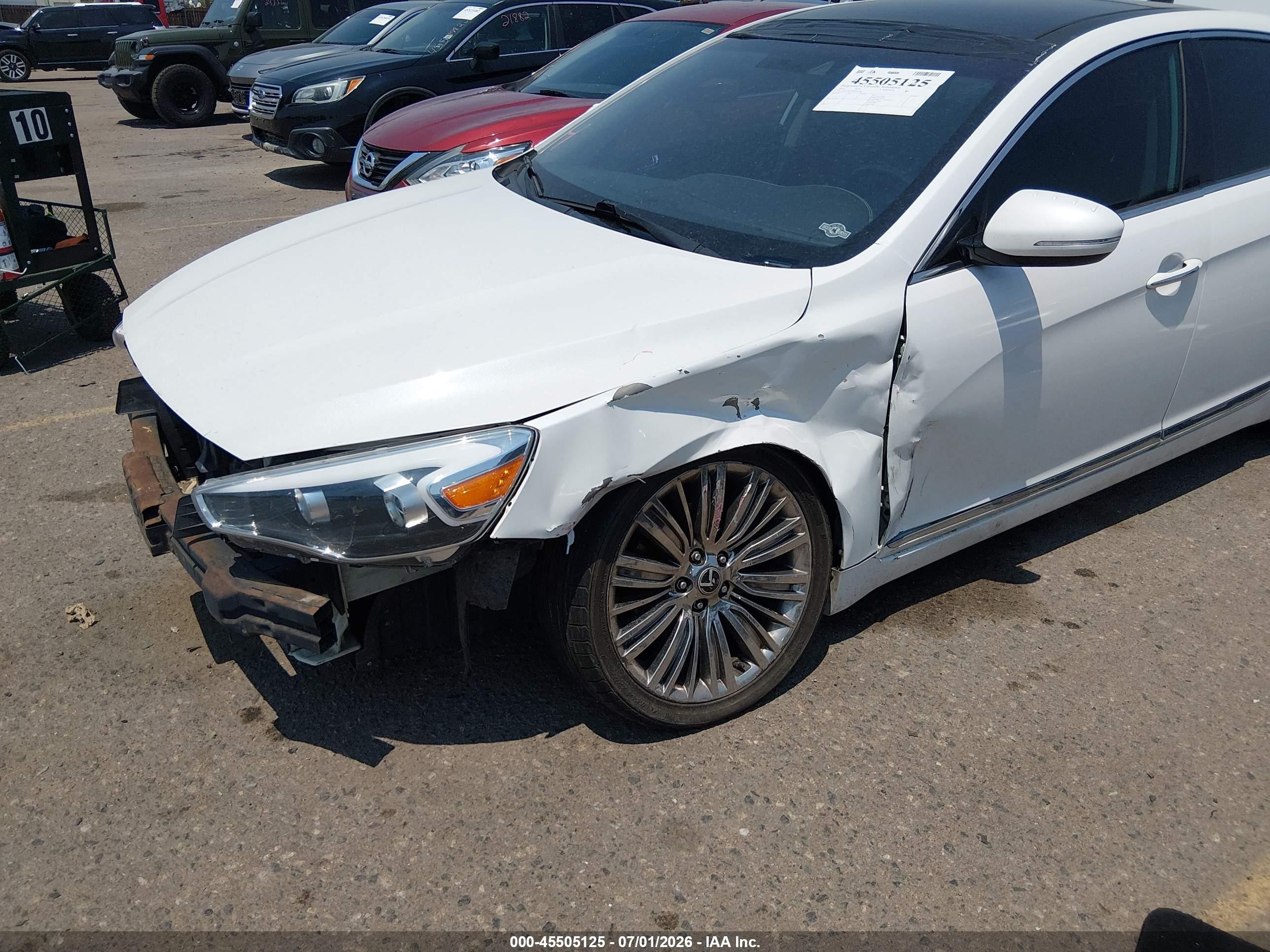 2014 Kia Cadenza Limited White vin: KNALN4D79E5162861