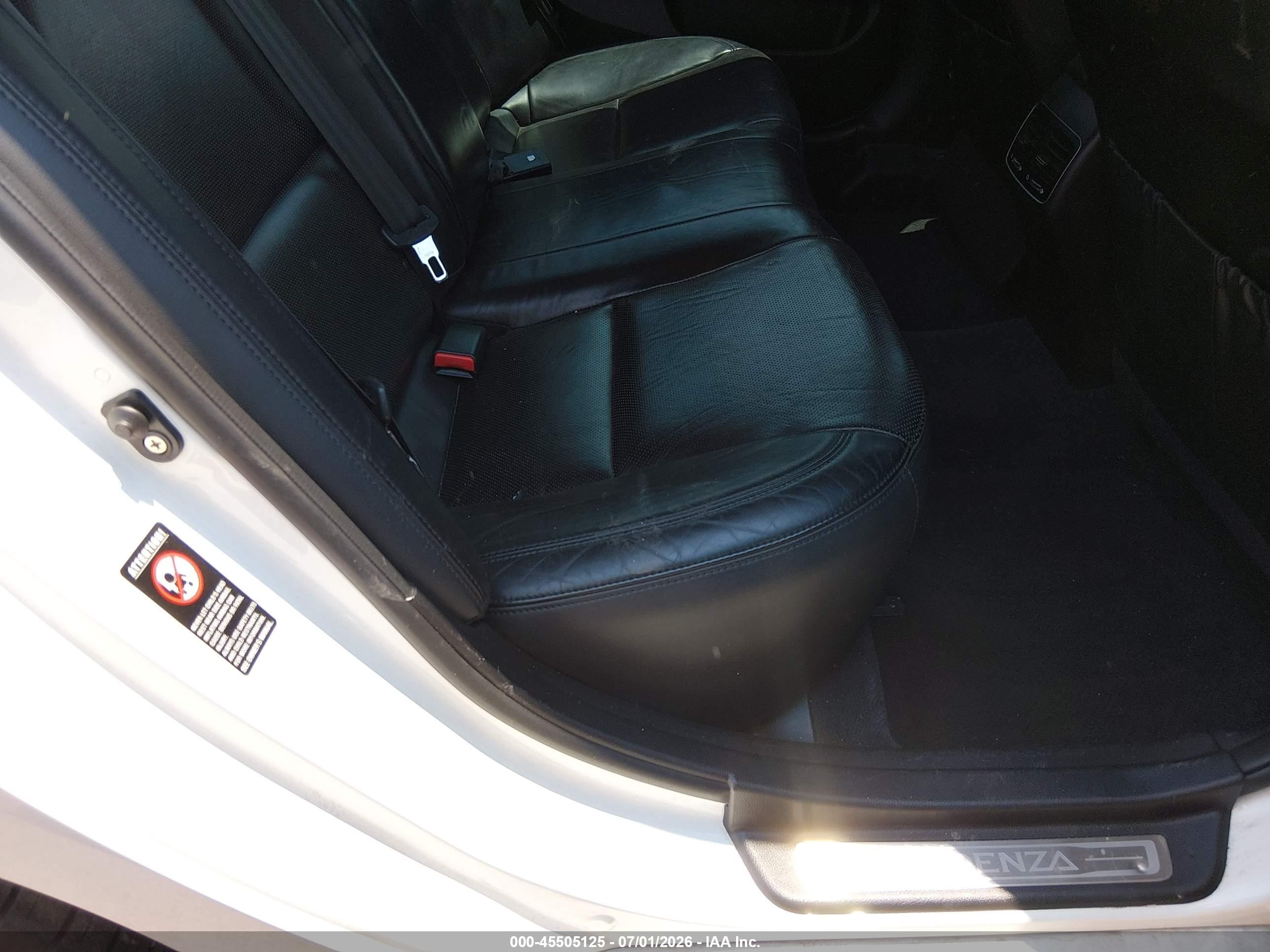 2014 Kia Cadenza Limited White vin: KNALN4D79E5162861