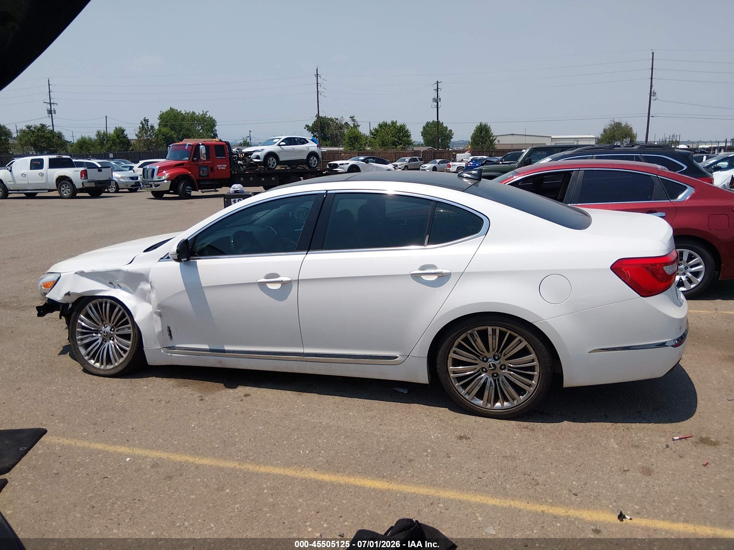 2014 Kia Cadenza Limited White vin: KNALN4D79E5162861