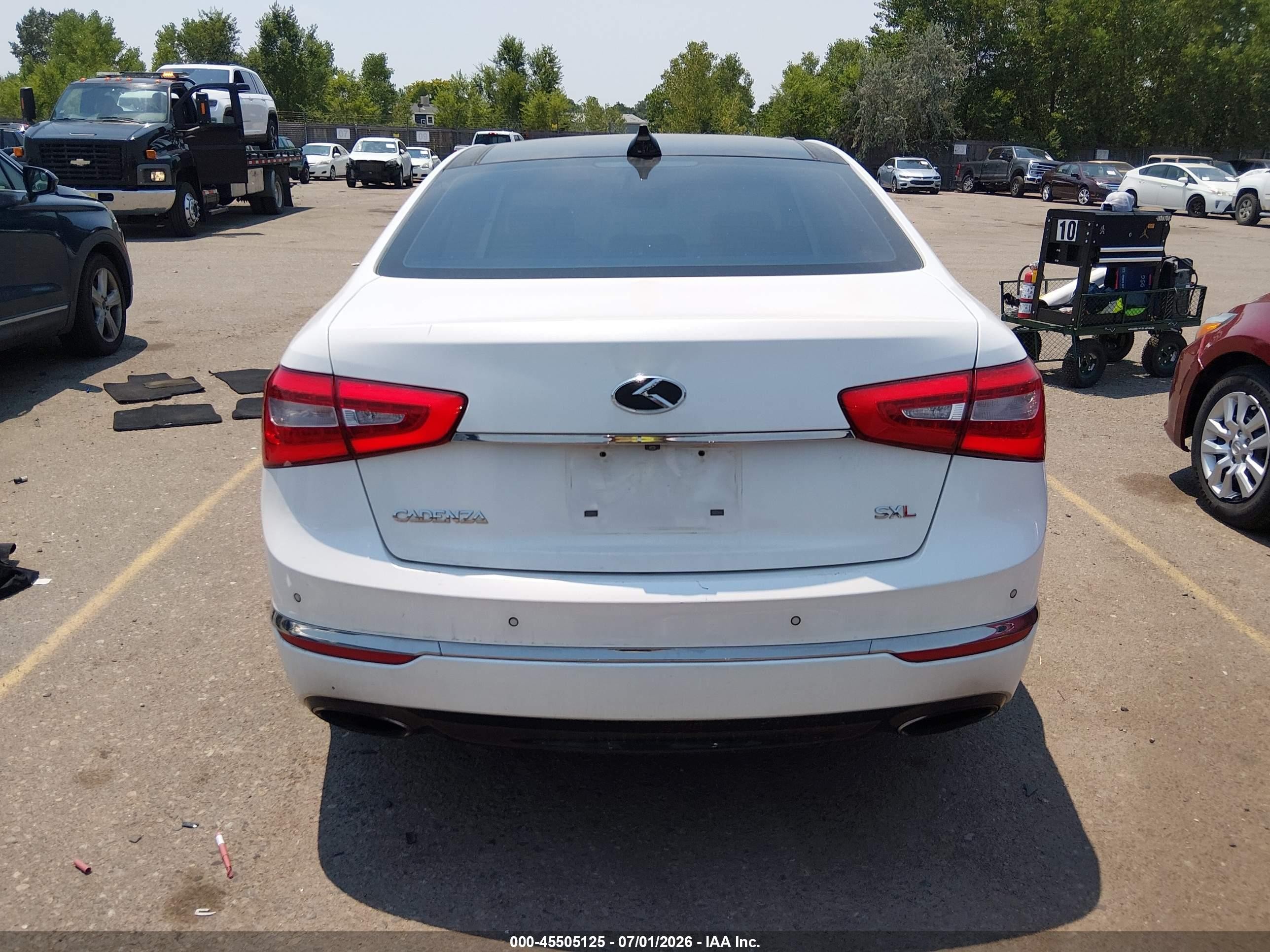 2014 Kia Cadenza Limited White vin: KNALN4D79E5162861