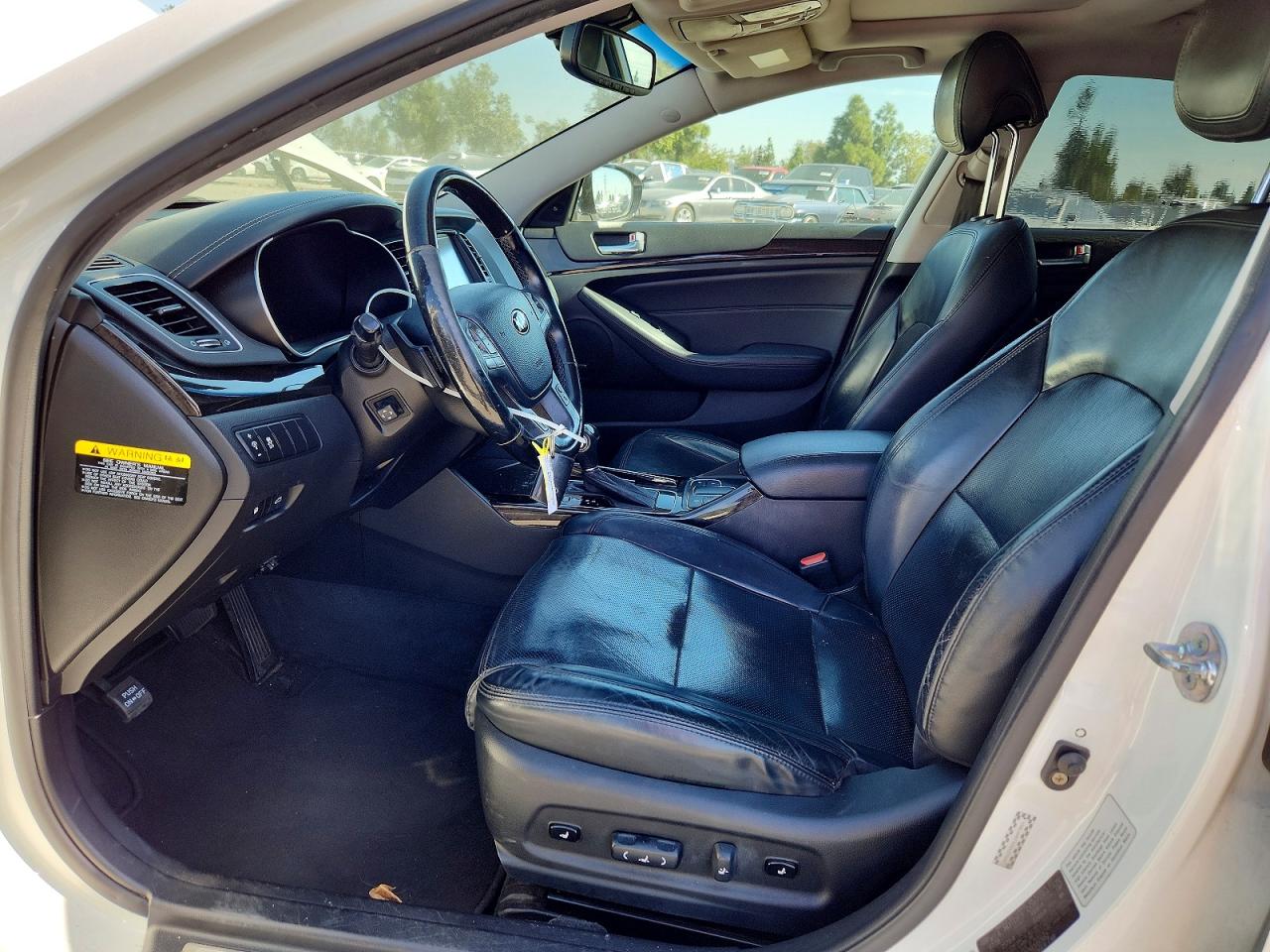 2014 Kia Cadenza Premium White vin: KNALN4D7XE5137662