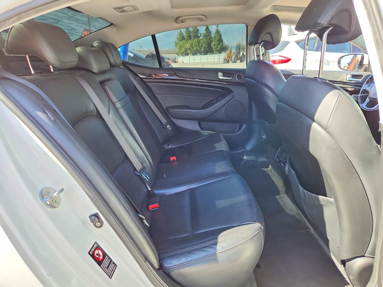 2014 Kia Cadenza Premium White vin: KNALN4D7XE5137662