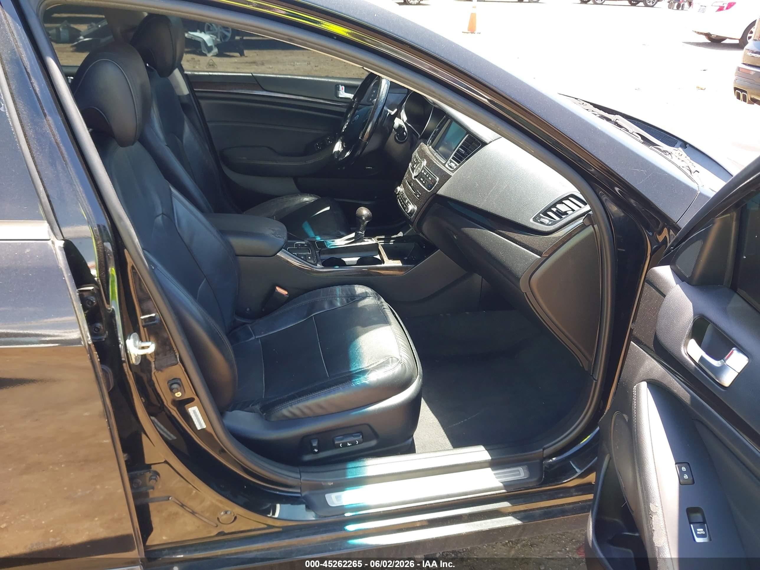 2015 Kia Cadenza Premium Black vin: KNALN4D7XF5174910