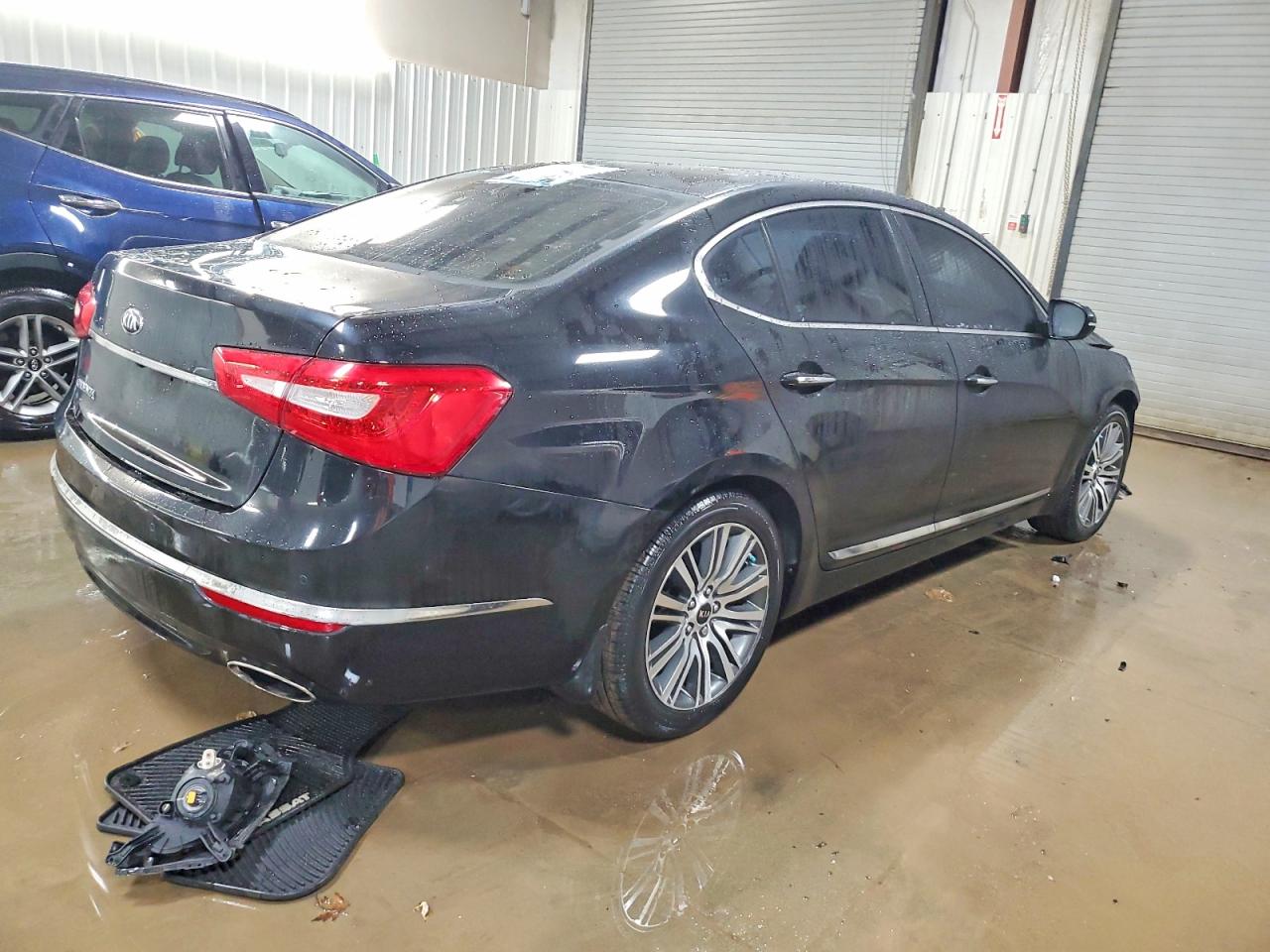 2015 Kia Cadenza Premium Black vin: KNALN4D7XF5176768