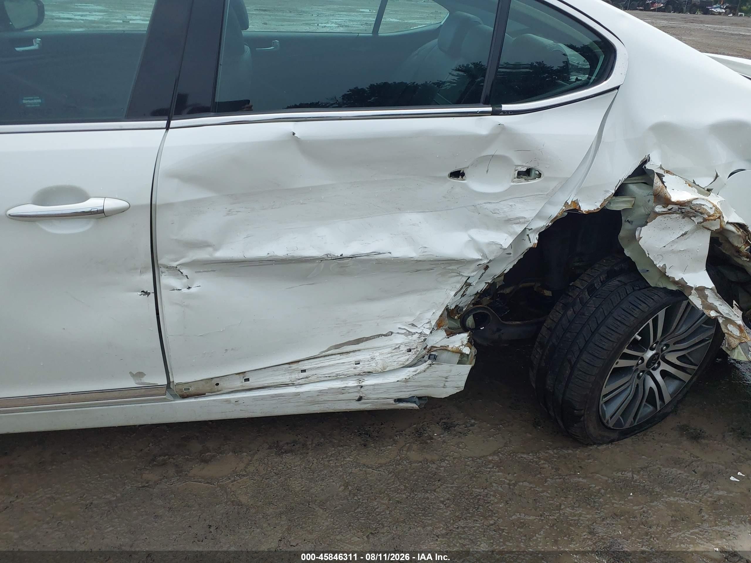 2015 Kia Cadenza Premium White vin: KNALN4D7XF5184854