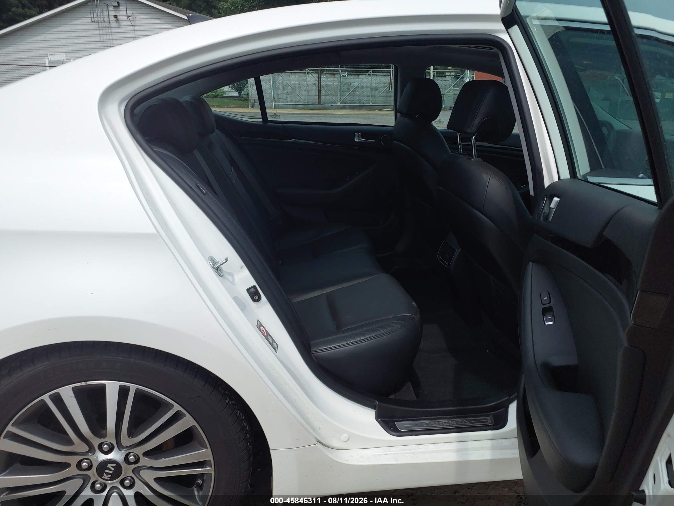 2015 Kia Cadenza Premium White vin: KNALN4D7XF5184854