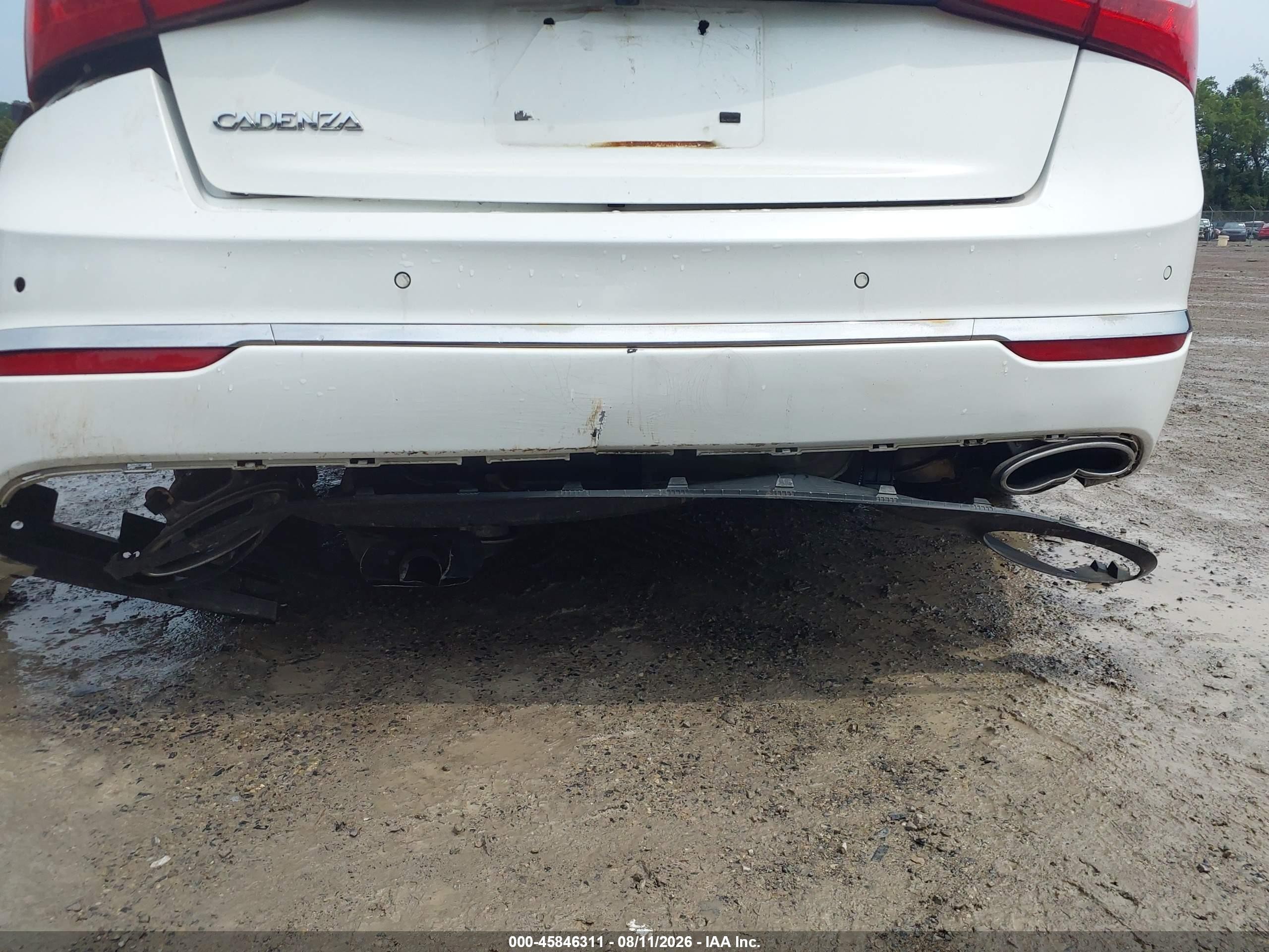2015 Kia Cadenza Premium White vin: KNALN4D7XF5184854