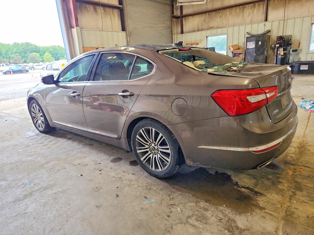 2015 Kia Cadenza Premium Brown vin: KNALN4D7XF5188919