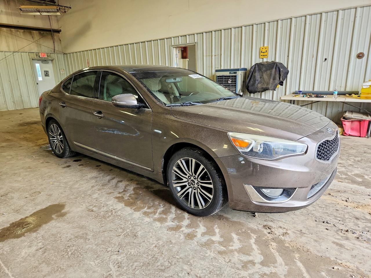 2015 Kia Cadenza Premium Brown vin: KNALN4D7XF5188919