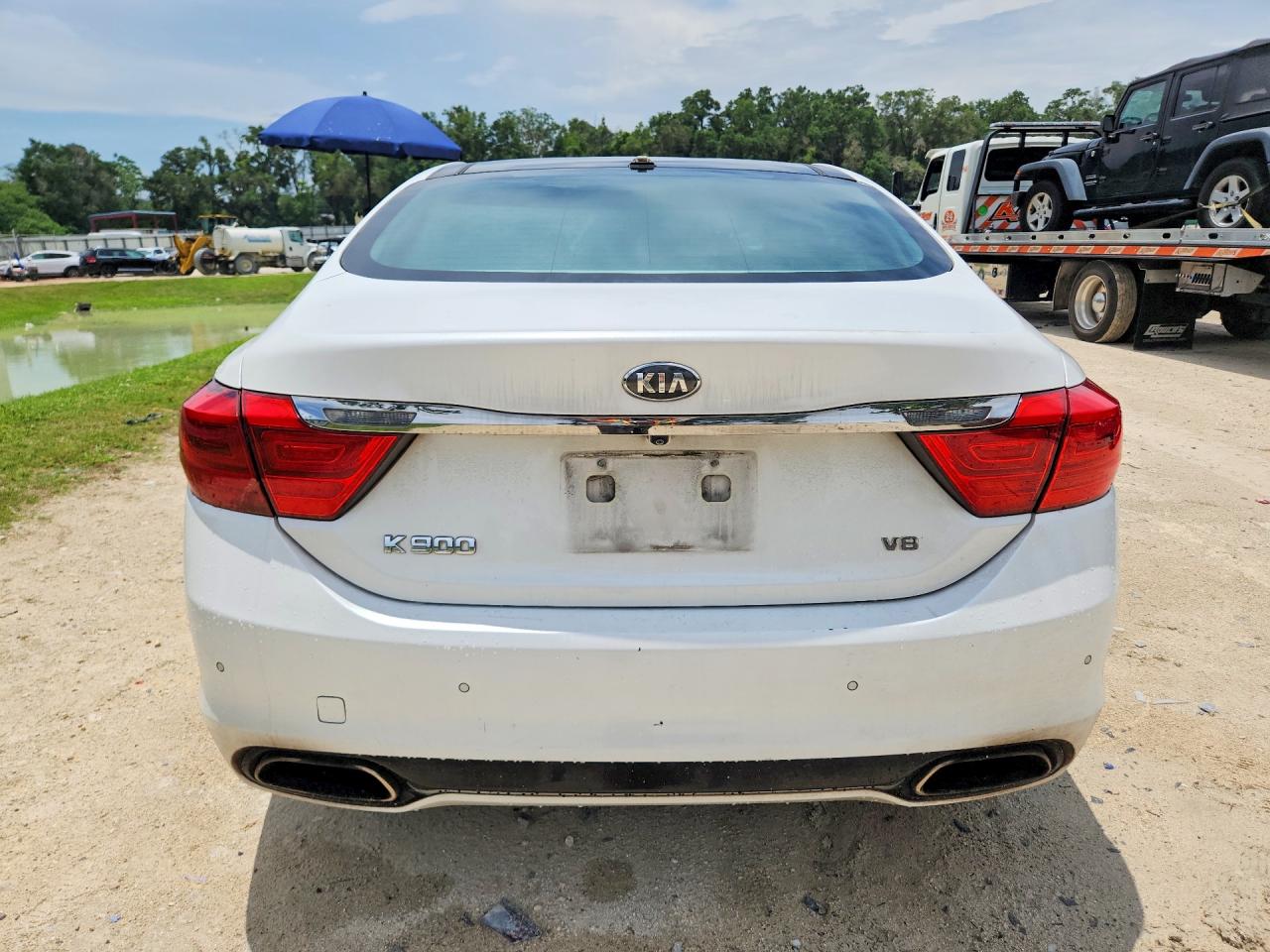 2015 Kia K900 Premium White vin: KNALU4D46F6024702