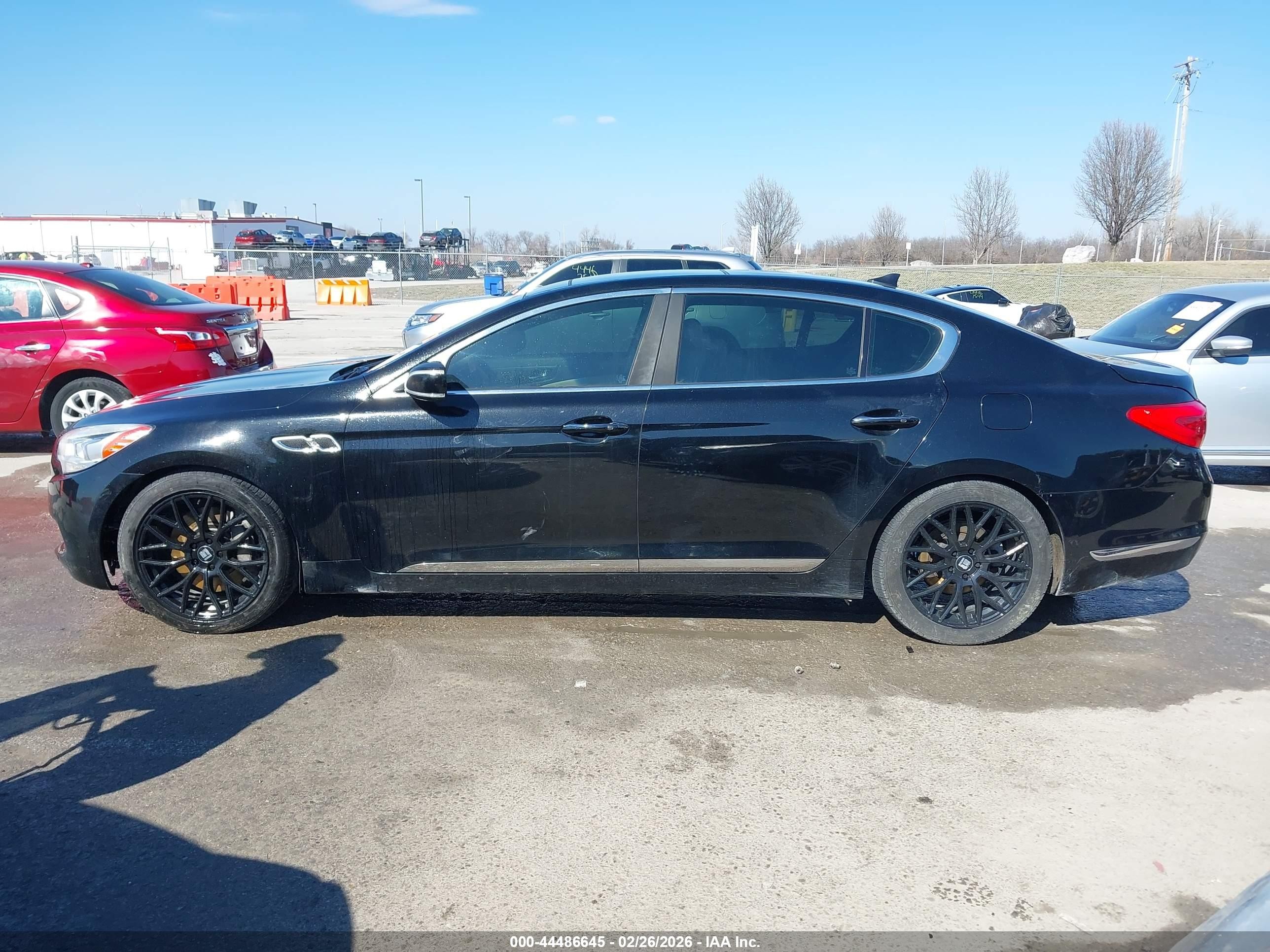2015 Kia K900 Premium Черный vin: KNALU4D4XF6024511