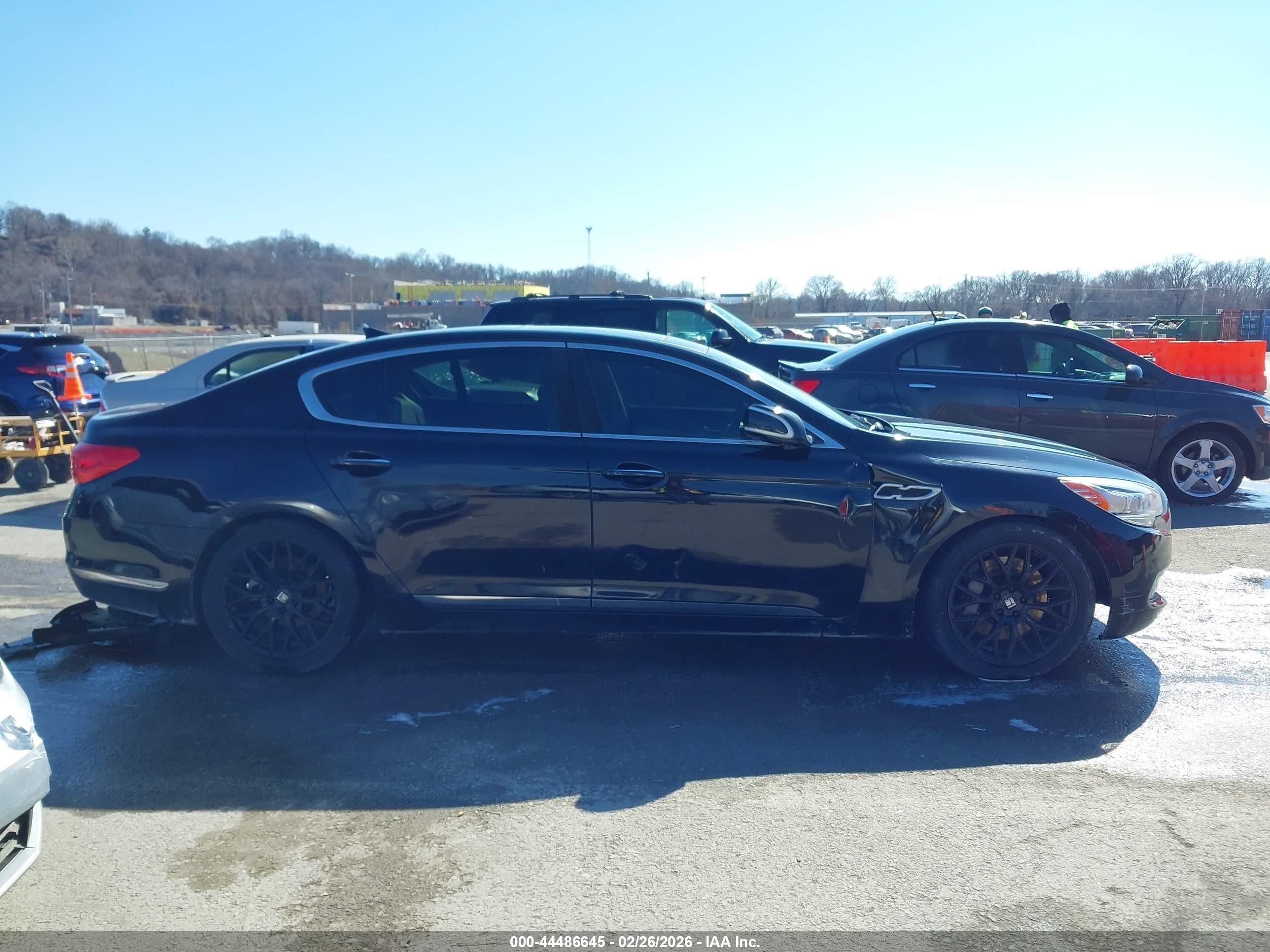 2015 Kia K900 Premium Черный vin: KNALU4D4XF6024511