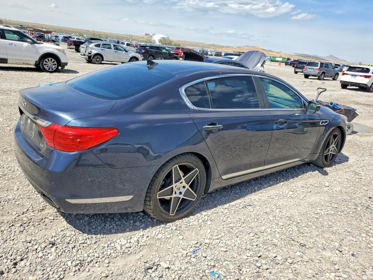 2015 Kia K900 Luxury Blue vin: KNALW4D40F6017593