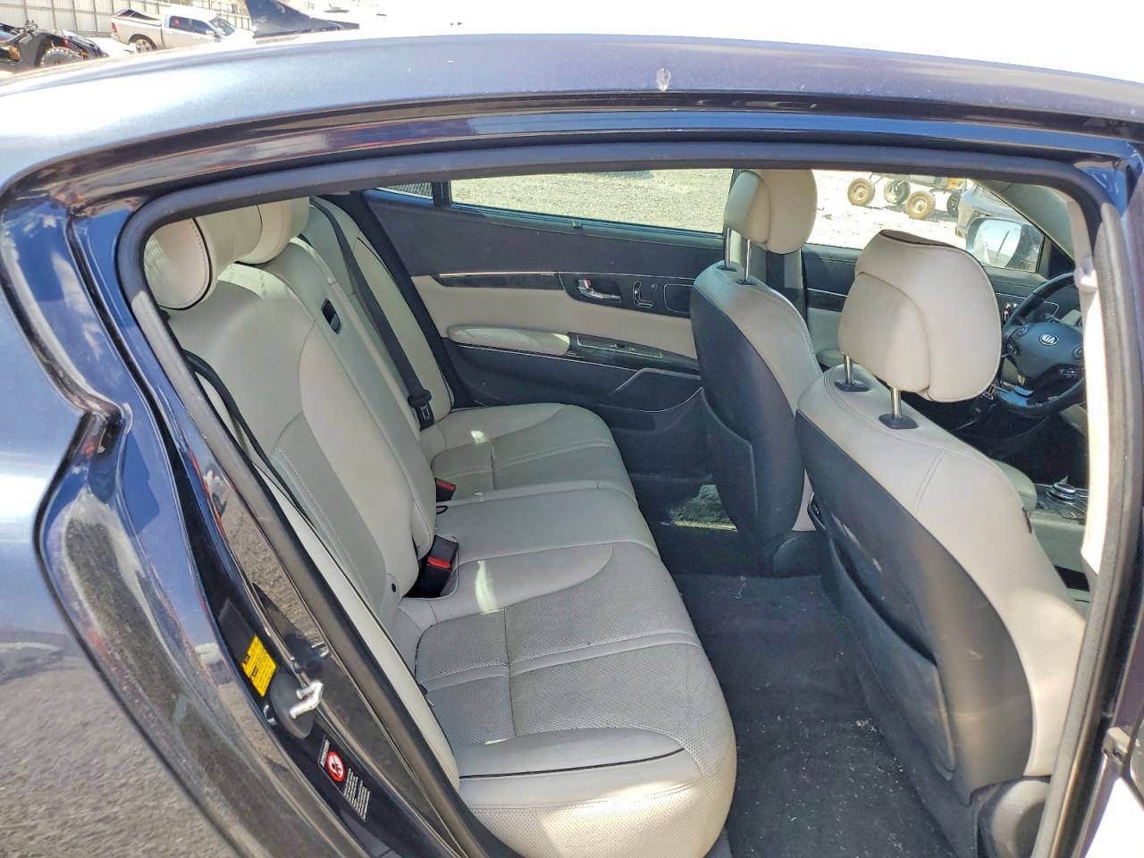 2015 Kia K900 Luxury Blue vin: KNALW4D40F6017593