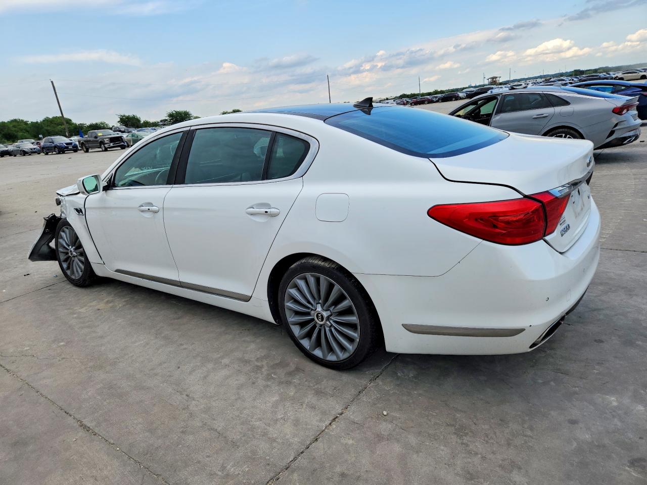 2015 Kia K900 Luxury White vin: KNALW4D41F6017487