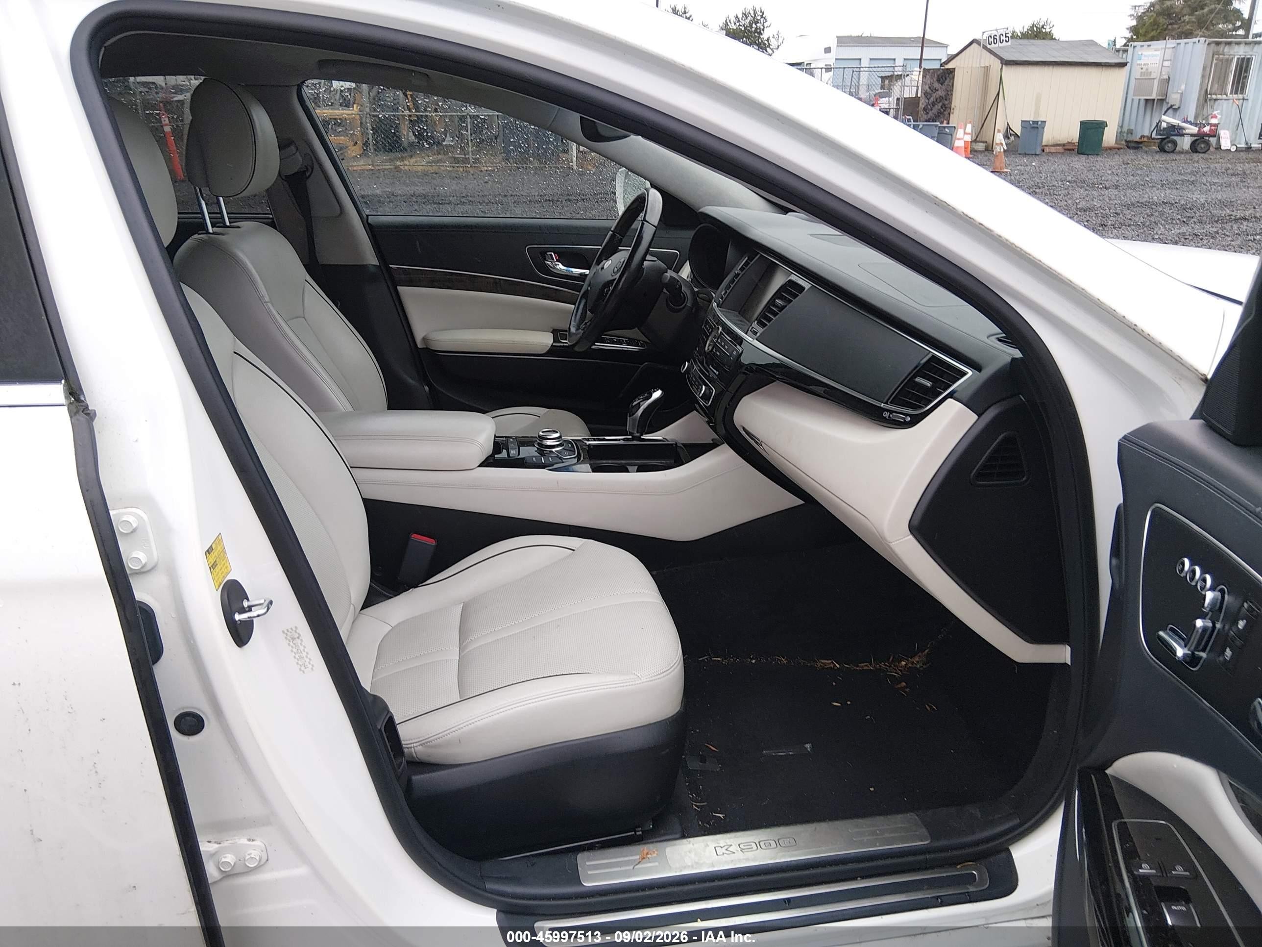 2015 Kia K900 Luxury White vin: KNALW4D42F6017644